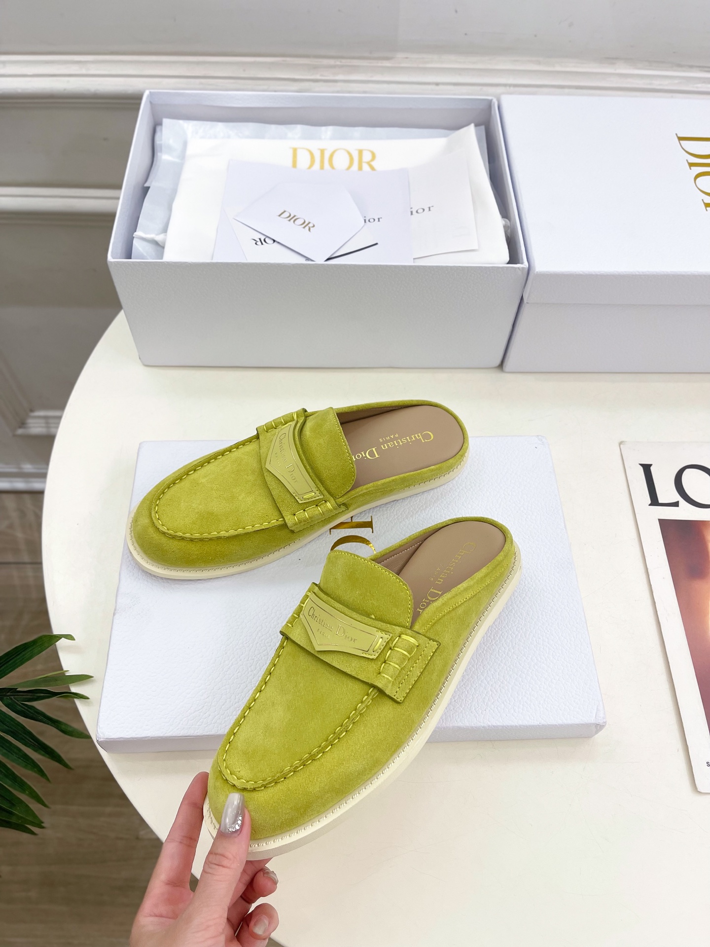 Dior |  迪奥  25𝐬𝐬 

🧡💚2025早春新品 顶级版本⚠️
专柜主打新款Dior Boy穆