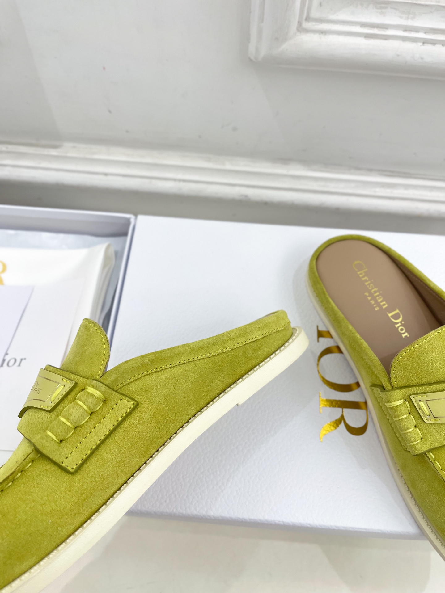 Dior |  迪奥  25𝐬𝐬 

🧡💚2025早春新品 顶级版本⚠️
专柜主打新款Dior Boy穆