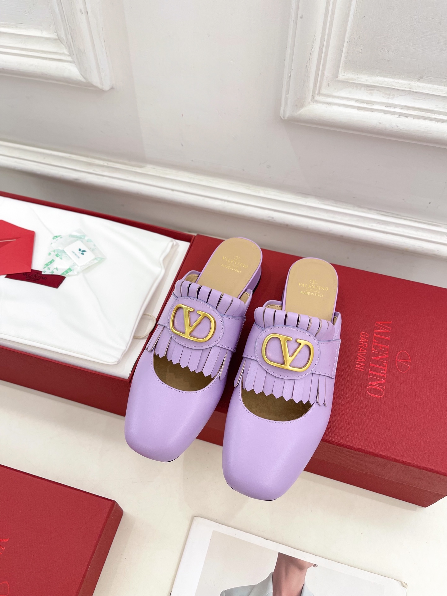 Valentino 华伦天奴 2025ss早春新品 流苏大V扣镂空半拖鞋上新☑️
———————————