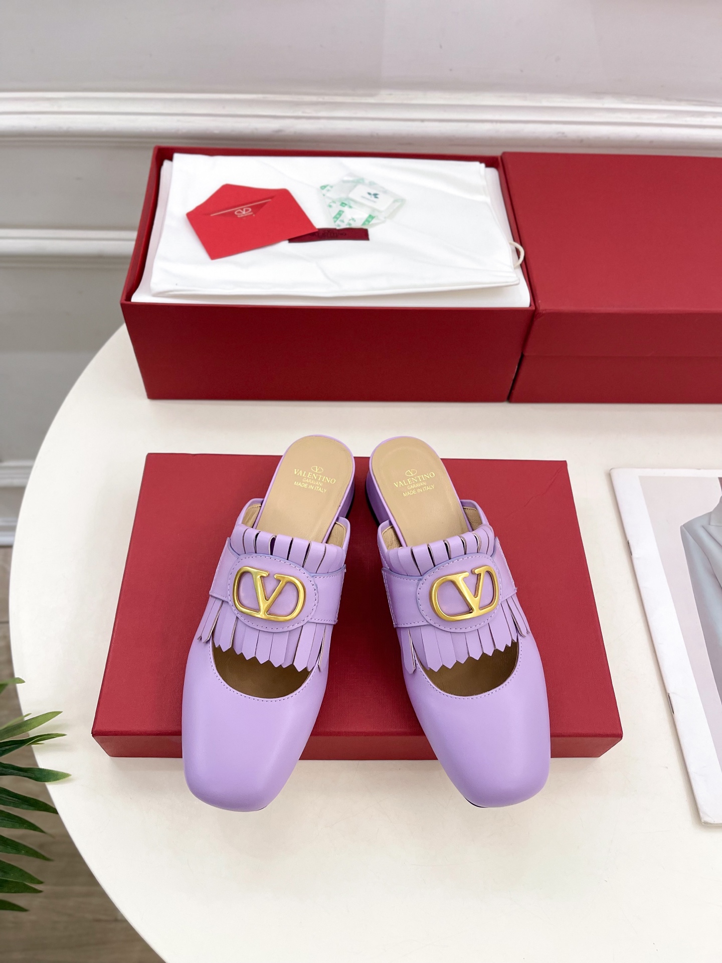 Valentino 华伦天奴 2025ss早春新品 流苏大V扣镂空半拖鞋上新☑️
———————————