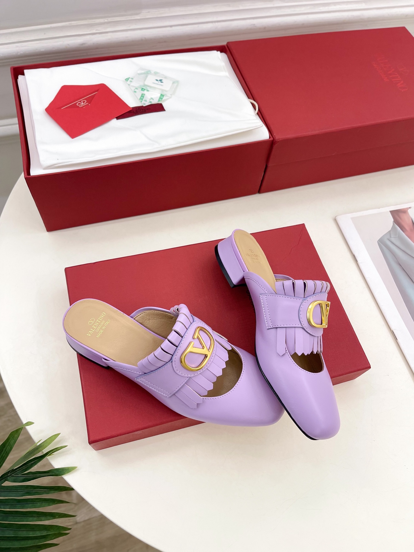 Valentino 华伦天奴 2025ss早春新品 流苏大V扣镂空半拖鞋上新☑️
———————————
