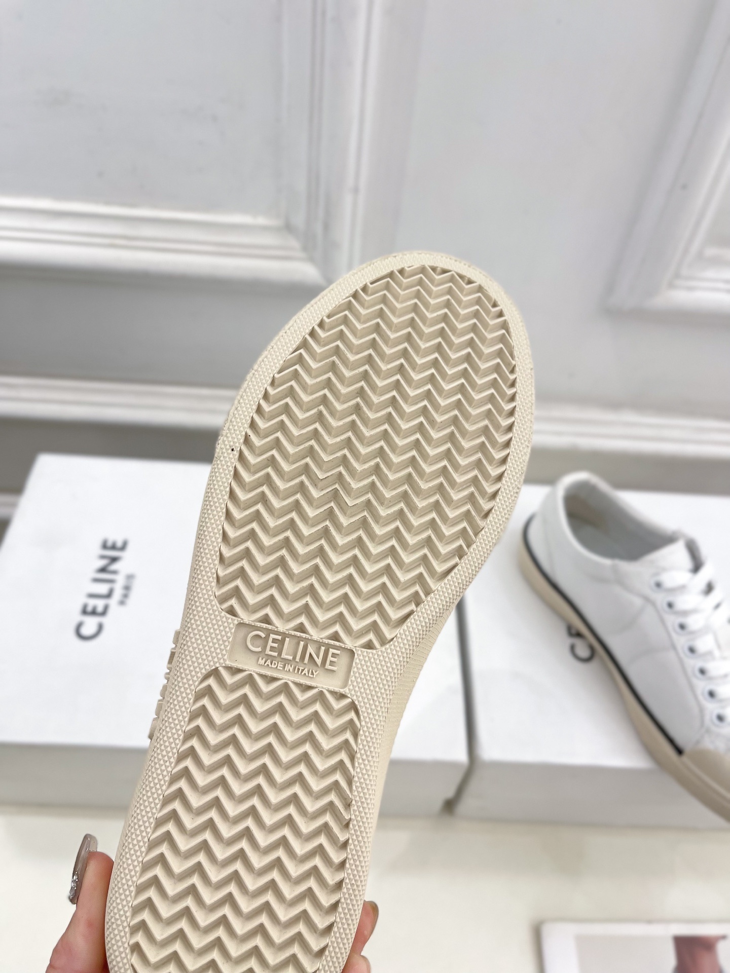 CELINE | 赛琳 25𝐬𝐬
💛2025春夏新品 ALAN TRIOMPHE凯旋门帆布休闲板