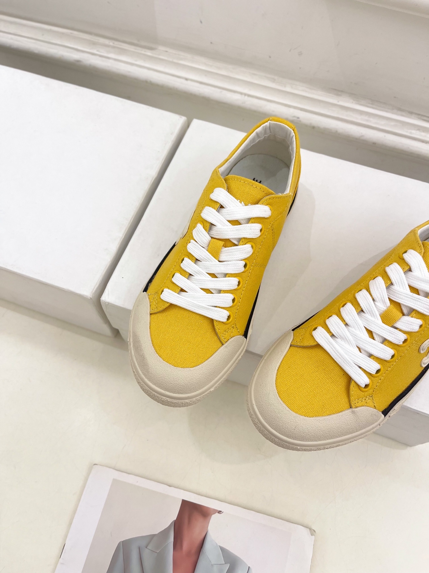 CELINE | 赛琳 25𝐬𝐬
💛2025春夏新品 ALAN TRIOMPHE凯旋门帆布休闲板