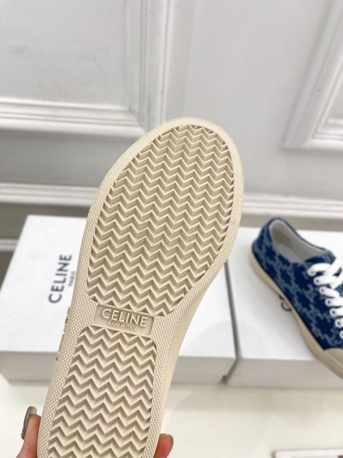 CELINE | 赛琳 25𝐬𝐬
💛2025春夏新品 ALAN TRIOMPHE凯旋门帆布休闲板