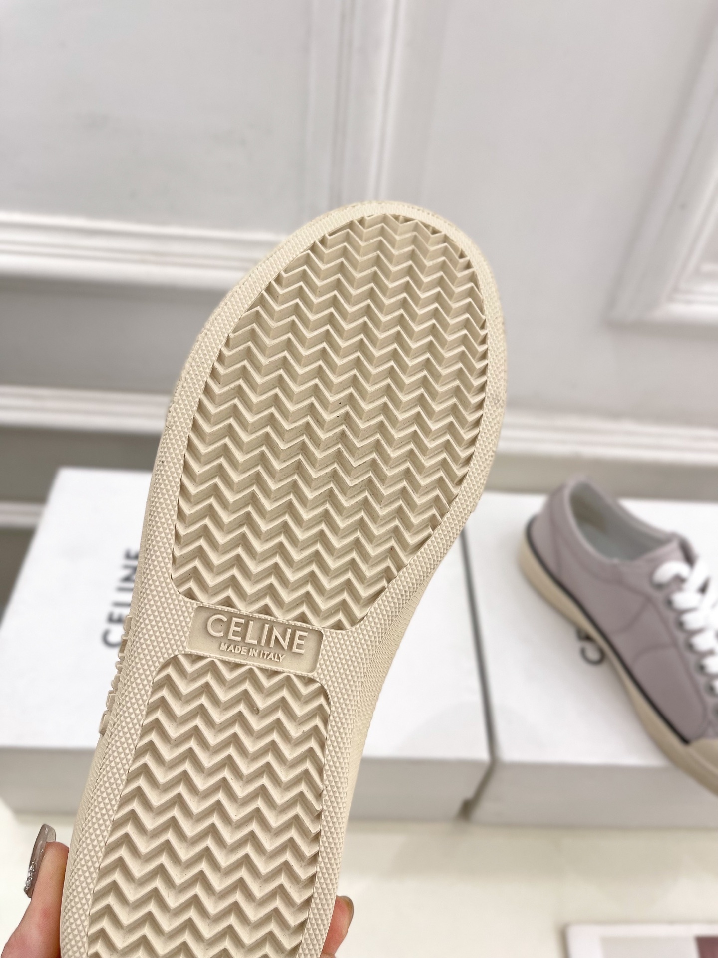 CELINE | 赛琳 25𝐬𝐬
💛2025春夏新品 ALAN TRIOMPHE凯旋门帆布休闲板
