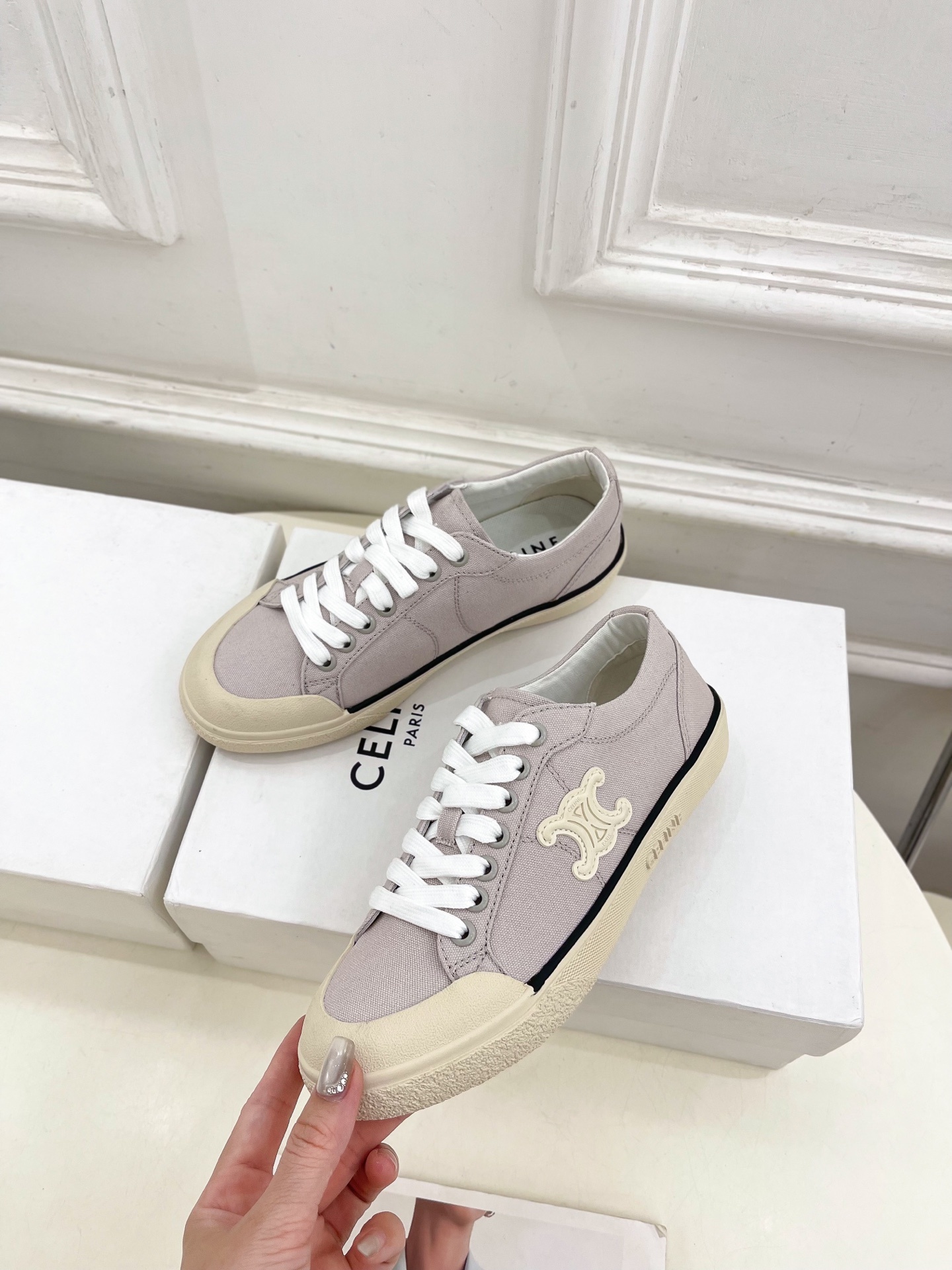 CELINE | 赛琳 25𝐬𝐬
💛2025春夏新品 ALAN TRIOMPHE凯旋门帆布休闲板