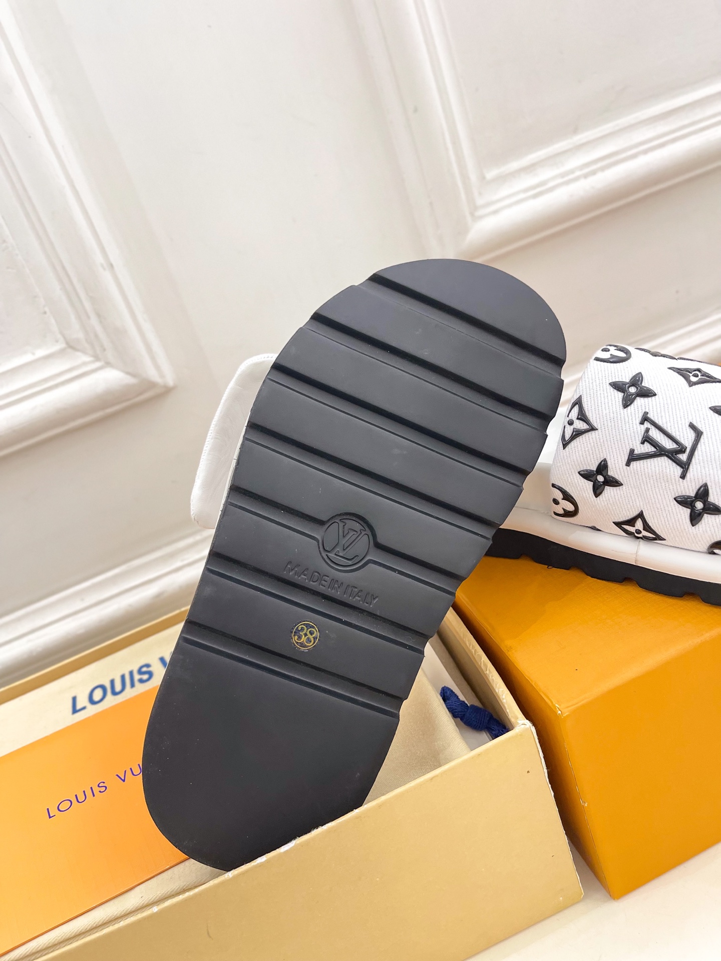 LV  | 路易威登   25𝐬𝐬 

🧡💚2025春夏新品   顶级版本⚠️
专柜主打最新款 压花休闲