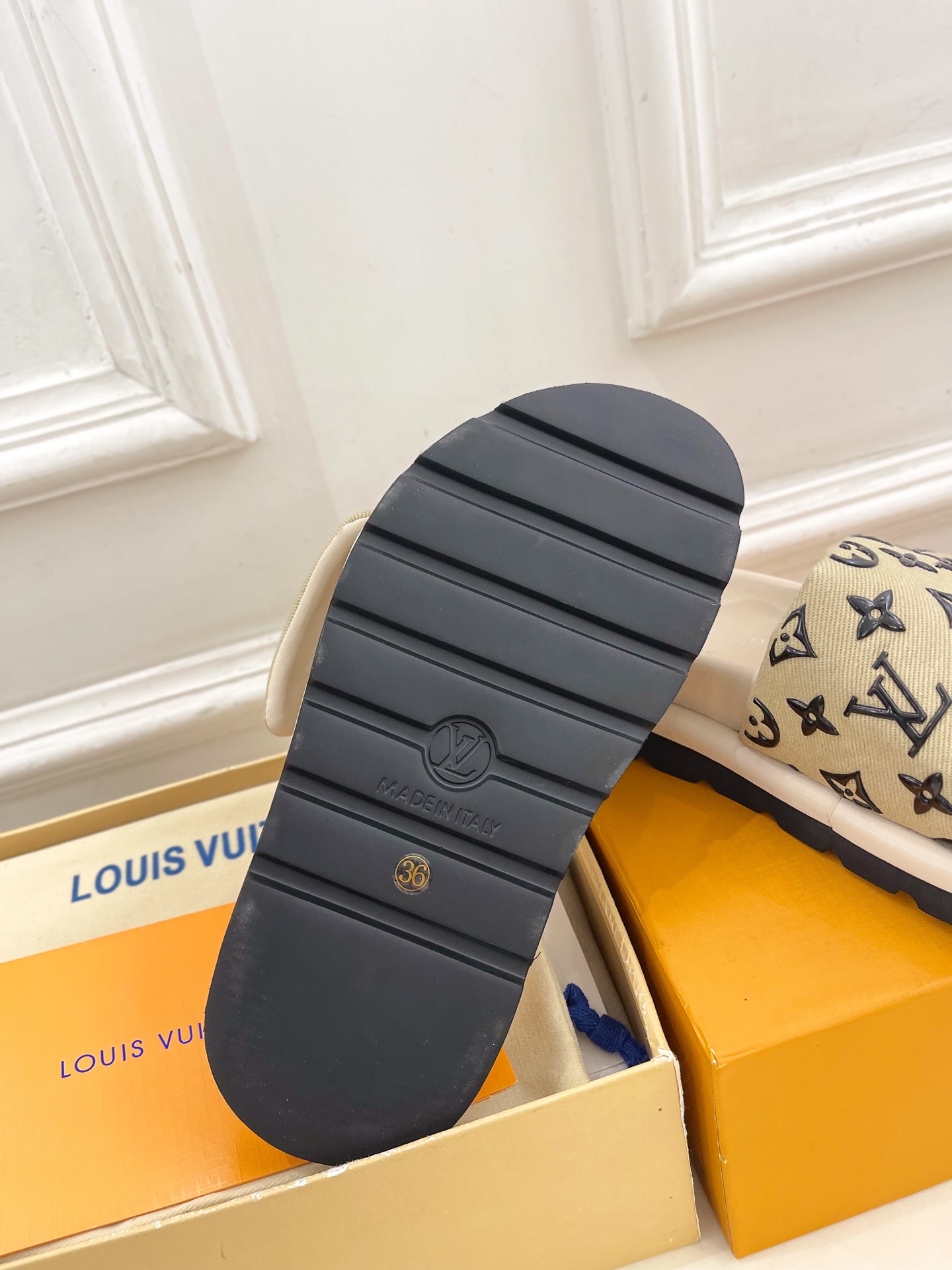 LV  | 路易威登   25𝐬𝐬 

🧡💚2025春夏新品   顶级版本⚠️
专柜主打最新款 压花休闲