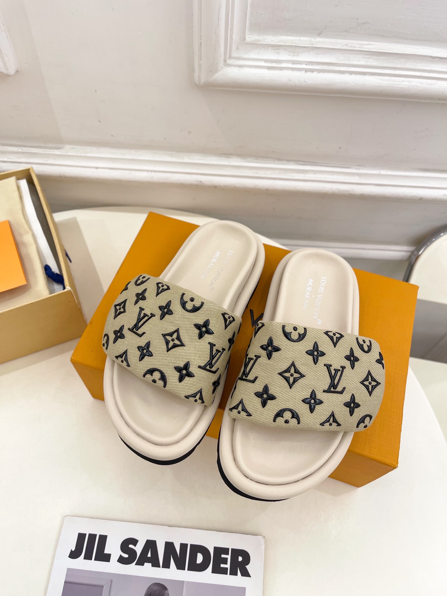 LV  | 路易威登   25𝐬𝐬 

🧡💚2025春夏新品   顶级版本⚠️
专柜主打最新款 压花休闲