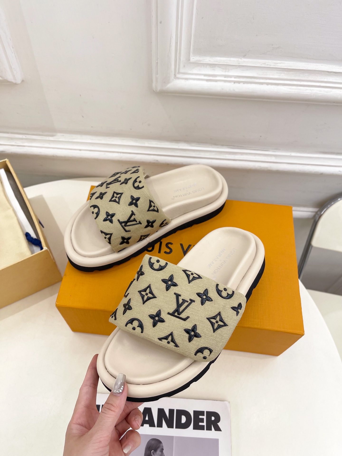 LV  | 路易威登   25𝐬𝐬 

🧡💚2025春夏新品   顶级版本⚠️
专柜主打最新款 压花休闲