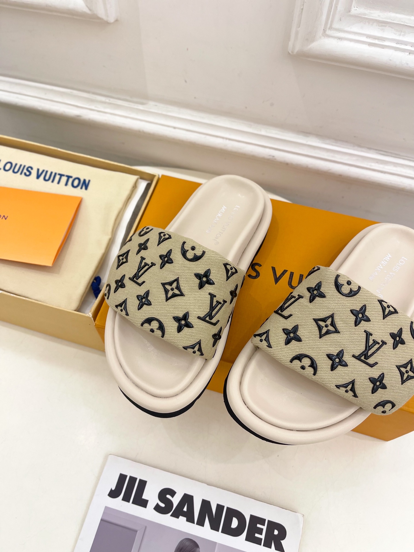 LV  | 路易威登   25𝐬𝐬 

🧡💚2025春夏新品   顶级版本⚠️
专柜主打最新款 压花休闲