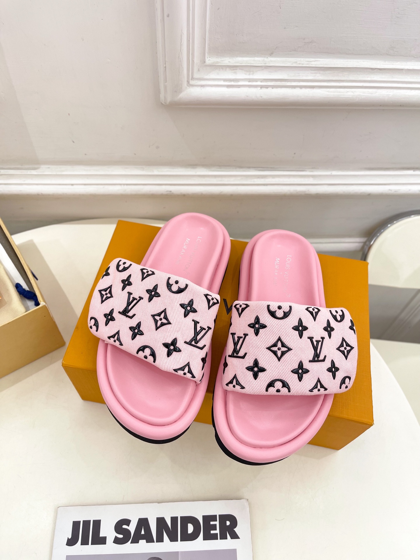 LV  | 路易威登   25𝐬𝐬 

🧡💚2025春夏新品   顶级版本⚠️
专柜主打最新款 压花休闲