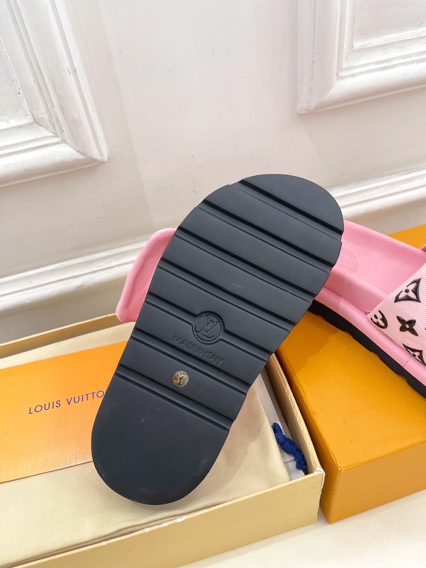 LV  | 路易威登   25𝐬𝐬 

🧡💚2025春夏新品   顶级版本⚠️
专柜主打最新款 压花休闲