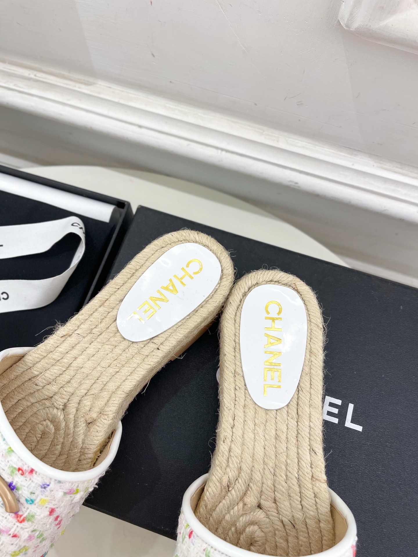 𝐂𝐇𝐀𝐍𝐄𝐋  | 小香  25𝐬𝐬 

🦋2025 春夏新品  专柜经典款 小香双C扣麻绳厚底拖鞋系列