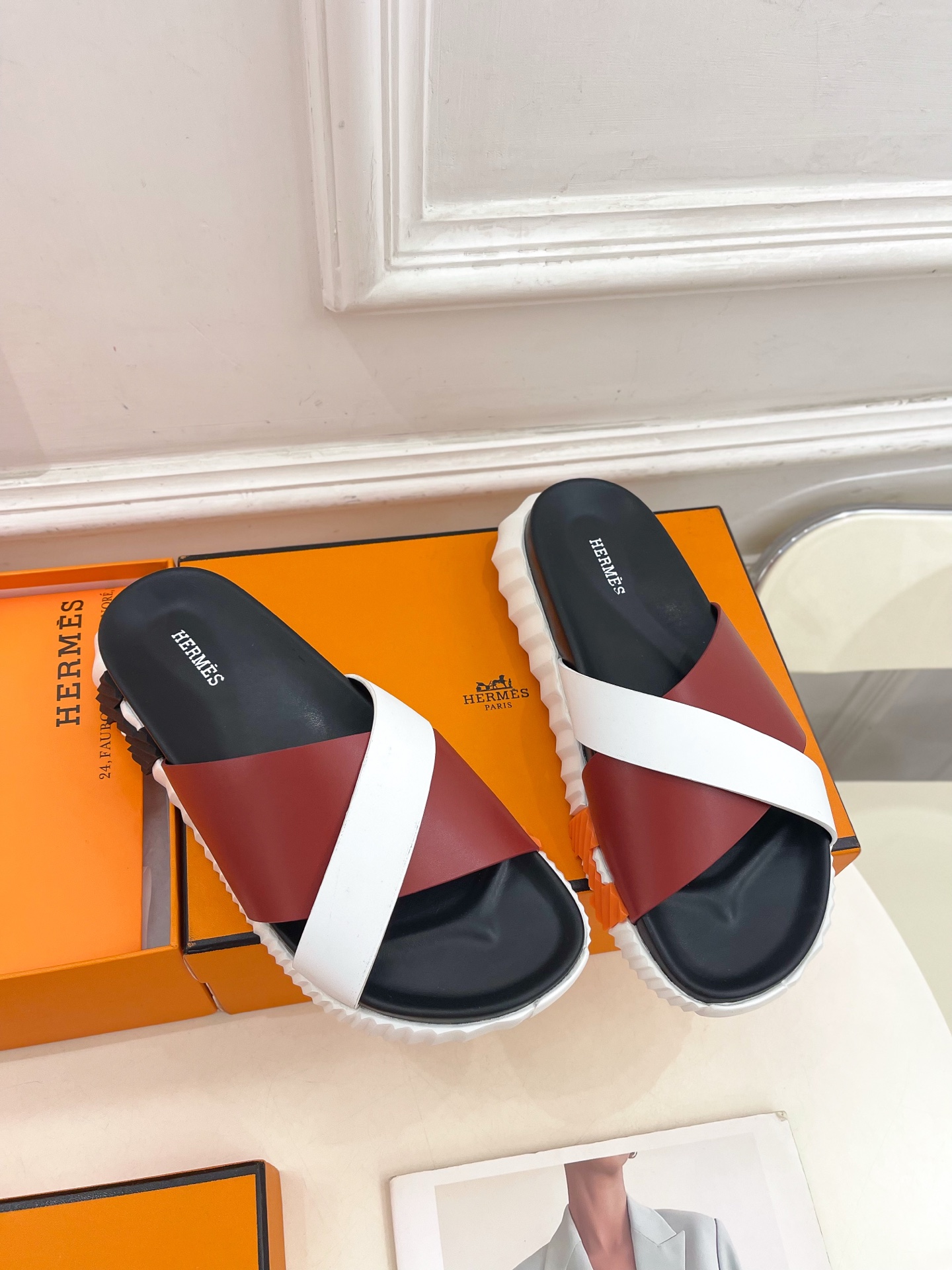 🐎𝐇𝐄𝐑𝐌𝐄* 爱玛仕 25𝐬𝐬 

🌈2025春夏新品 专柜新款 H家lnfra交叉休闲拖鞋系列〰

