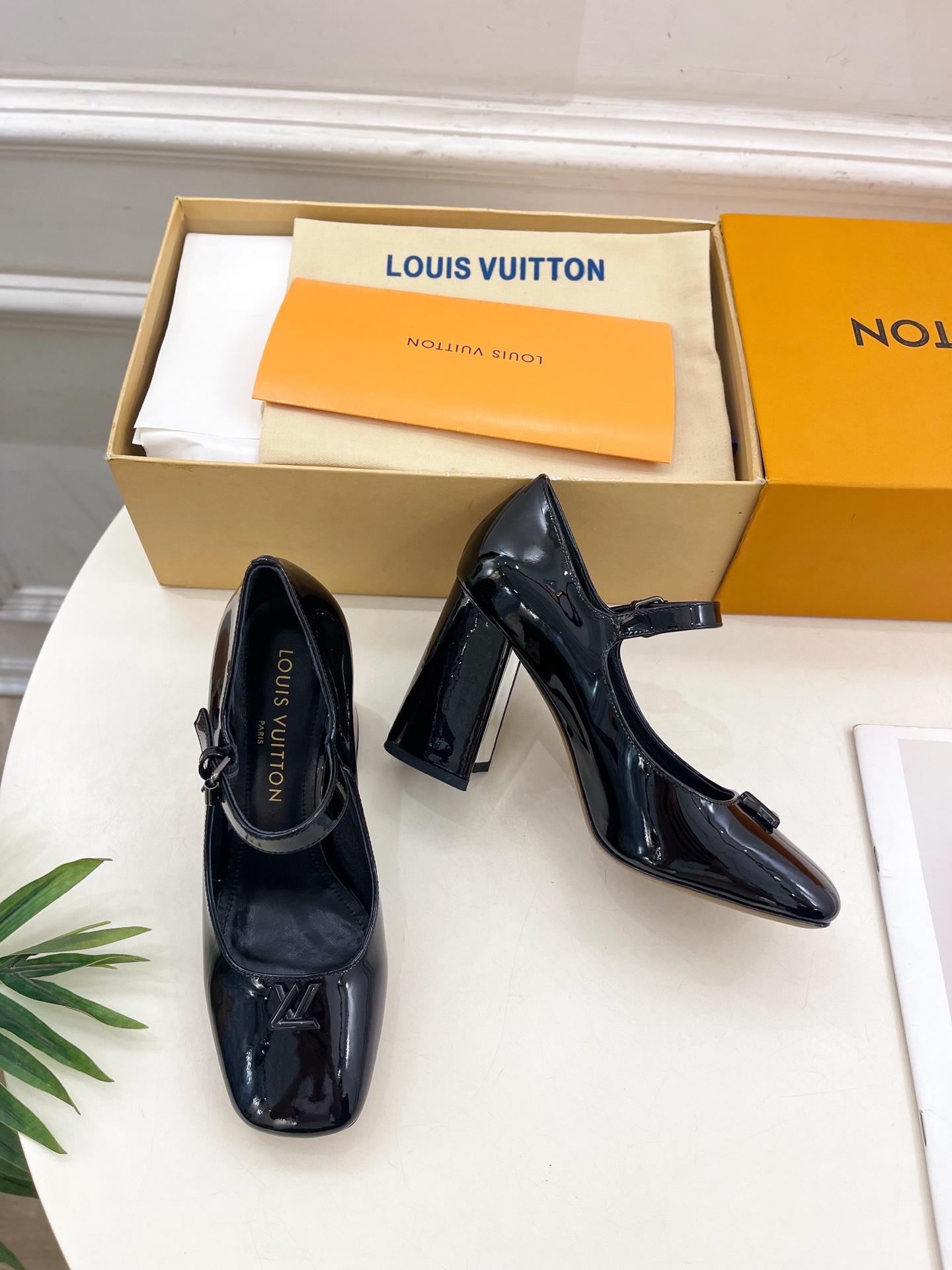 LV  | 路易威登    25𝐬𝐬 

🧡💚2025 早春新款 顶级版本‼️原版一致
专柜主打最新款 