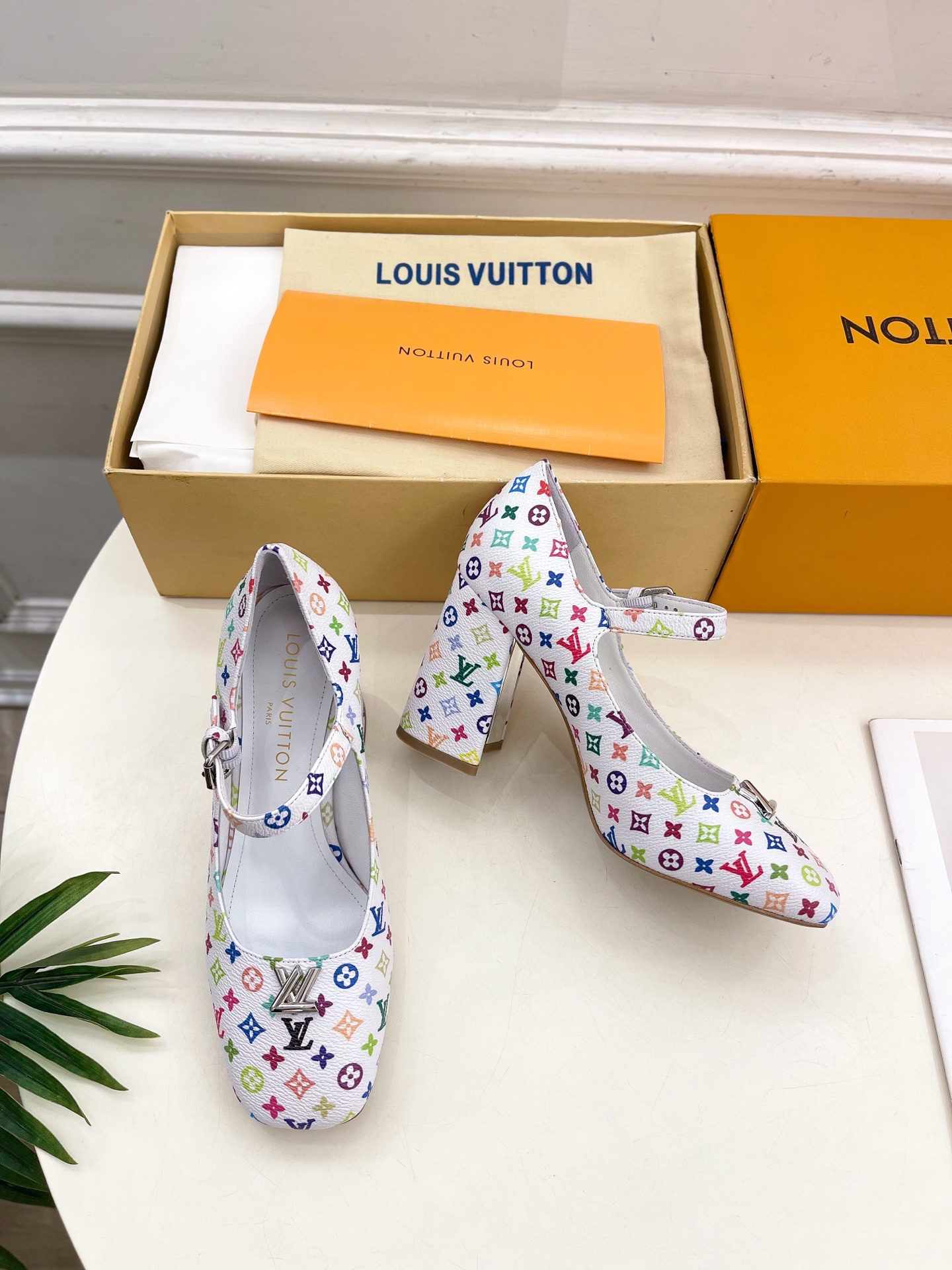 LV  | 路易威登    25𝐬𝐬 

🧡💚2025 早春新款 顶级版本‼️原版一致
专柜主打最新款 
