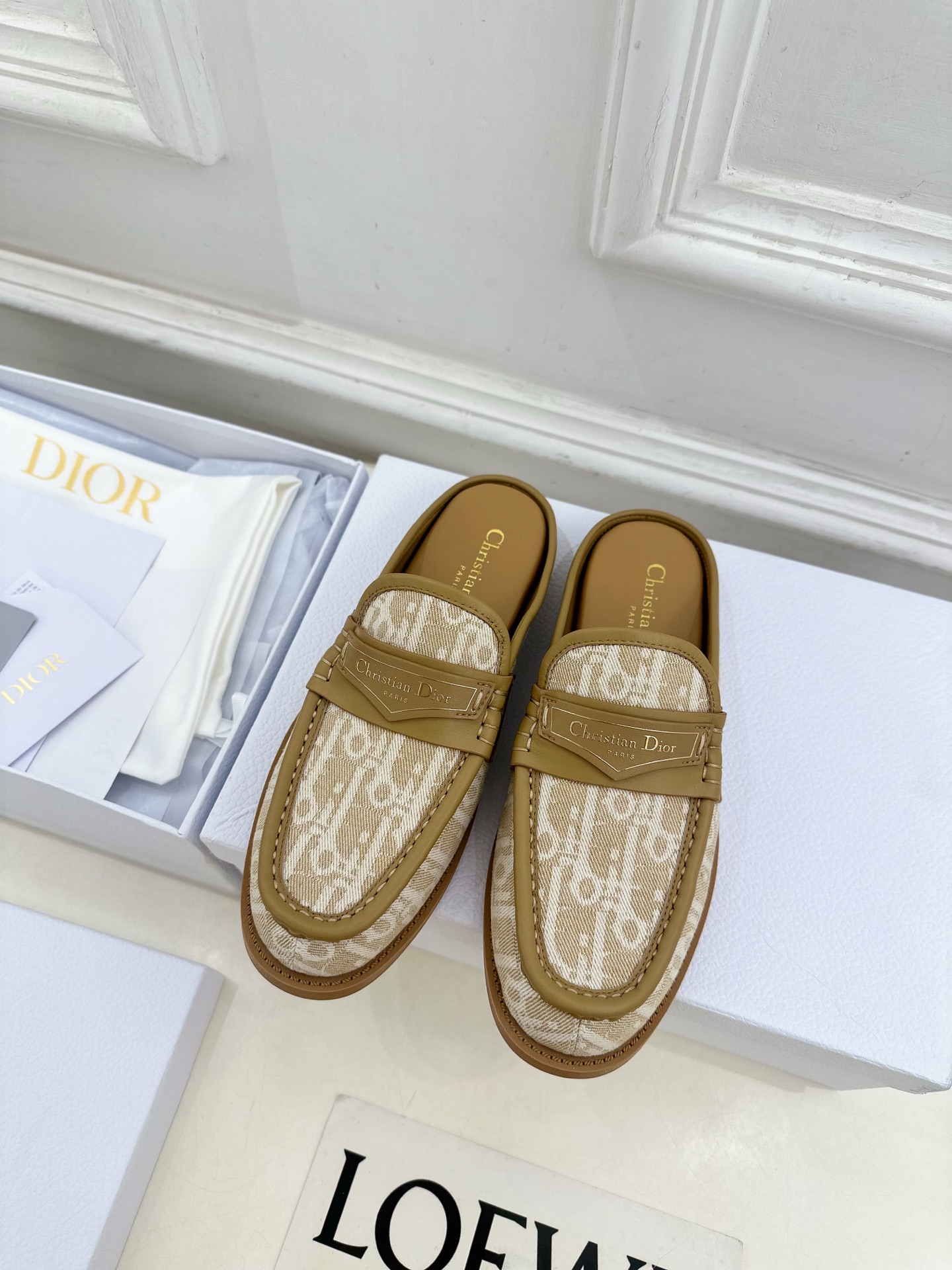 Dior |  迪奥  25𝐬𝐬 

🧡💚2025早春新品 顶级版本⚠️
专柜主打新款Dior Boy穆