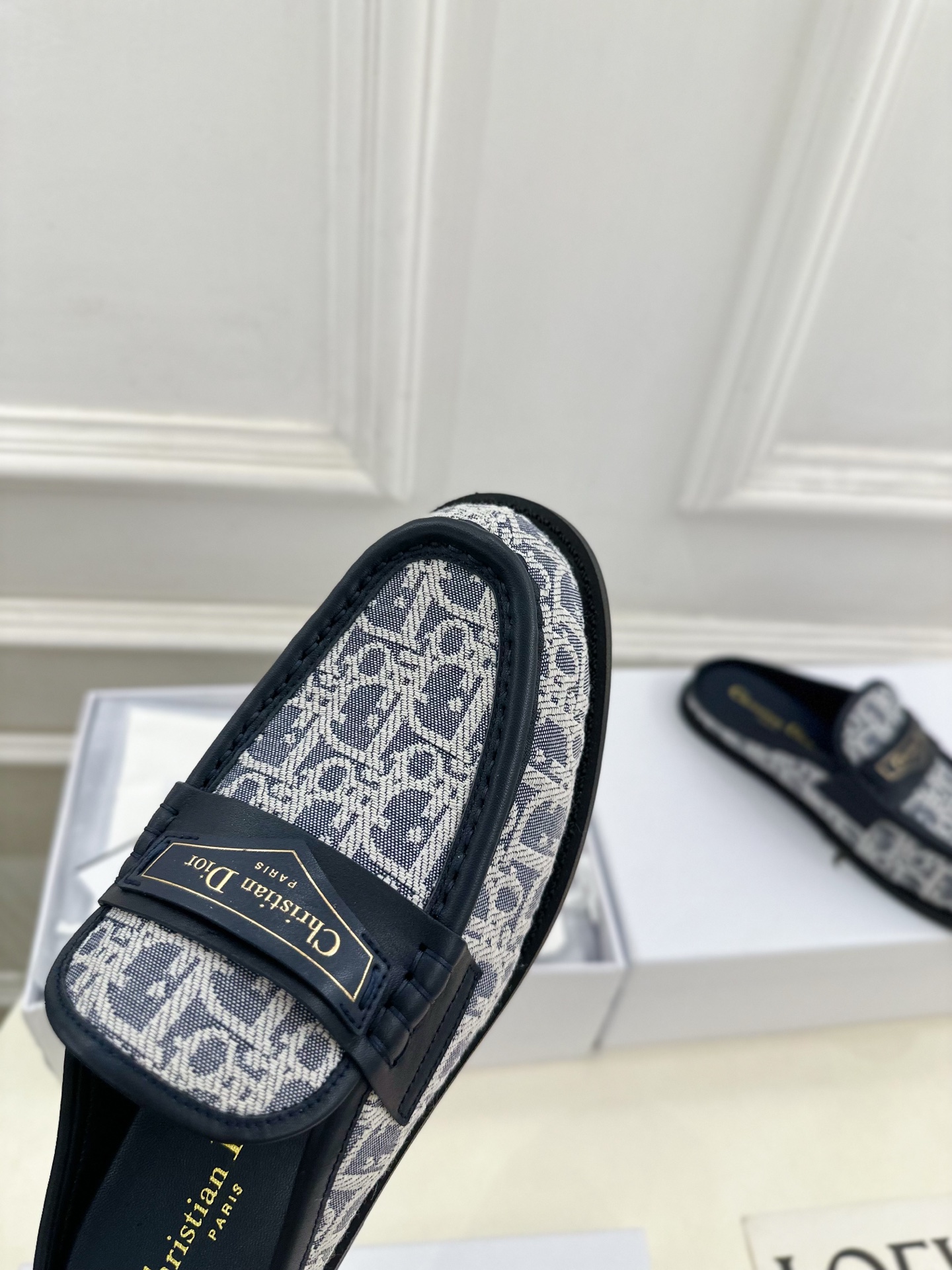 Dior |  迪奥  25𝐬𝐬 

🧡💚2025早春新品 顶级版本⚠️
专柜主打新款Dior Boy穆
