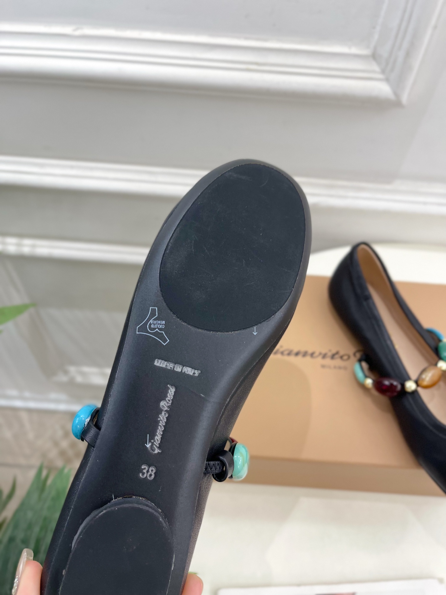 Gianvito Rossi｜吉安维托·罗西  25𝐬𝐬

2025春夏新品 GR彩色宝石玛丽珍芭蕾舞鞋