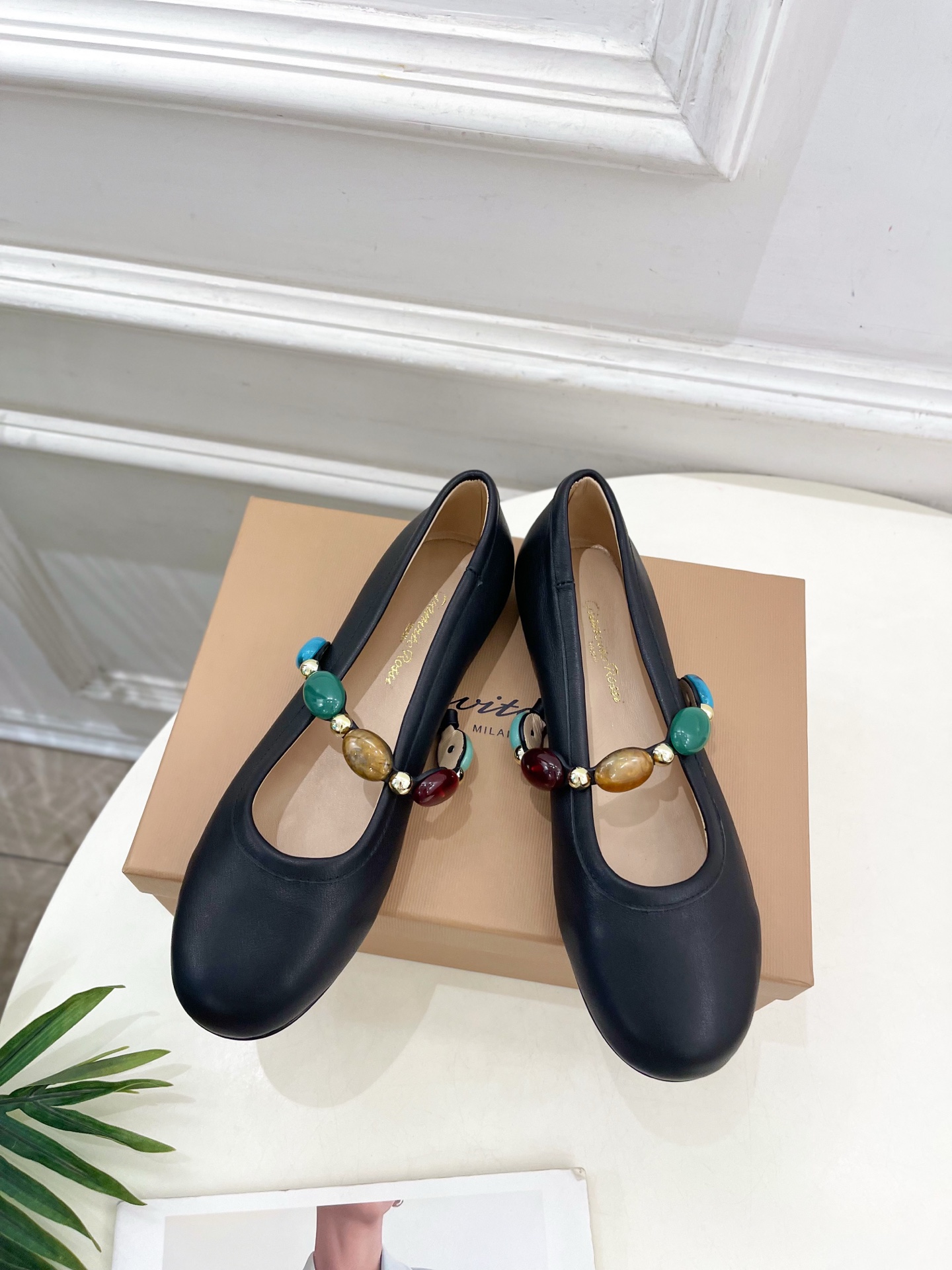 Gianvito Rossi｜吉安维托·罗西  25𝐬𝐬

2025春夏新品 GR彩色宝石玛丽珍芭蕾舞鞋