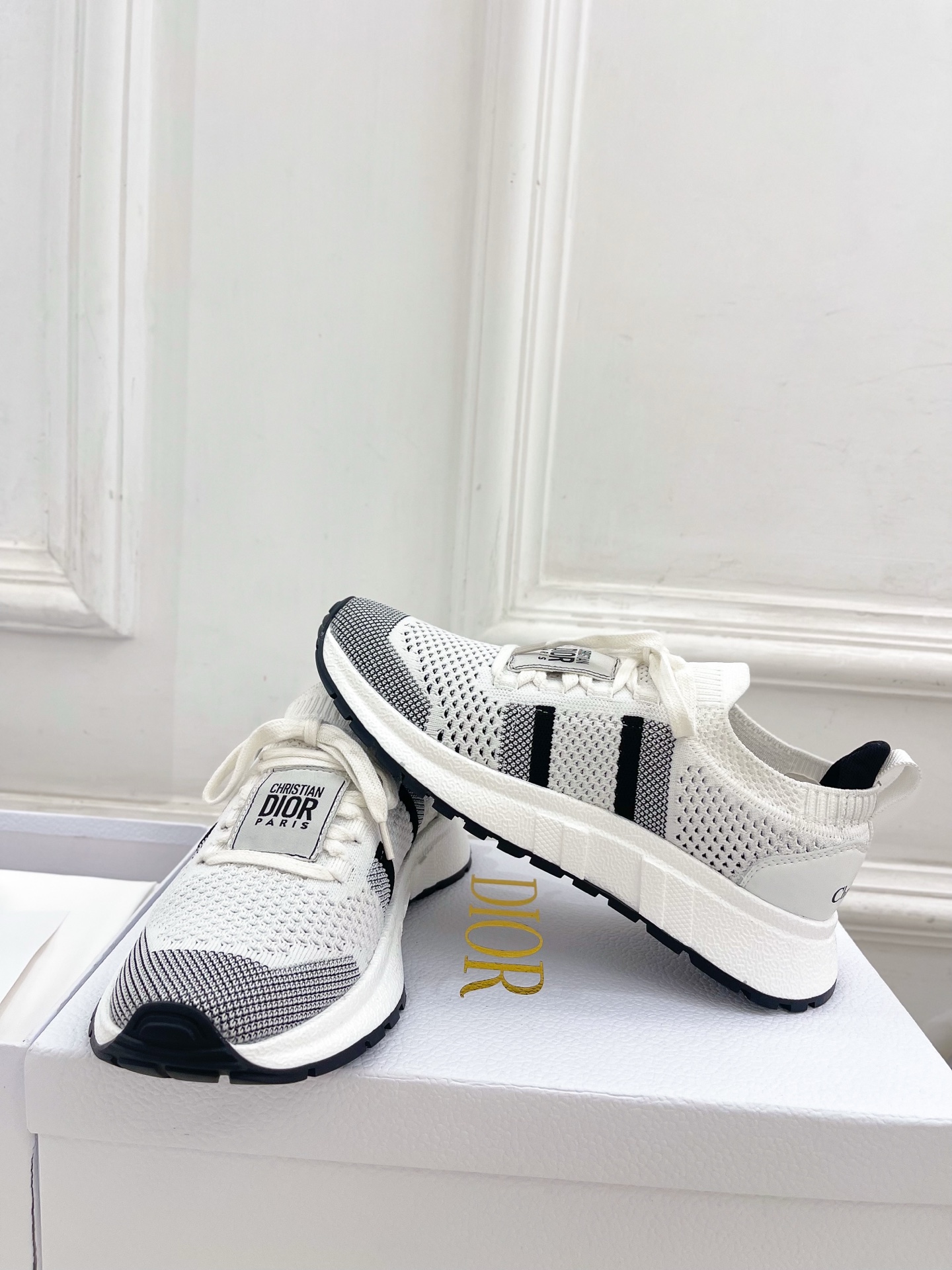 Dior |  迪奥  25𝐬𝐬 

🧡💚2025早春新品 顶级版本⚠️
专柜主打新款Run'n'Dio