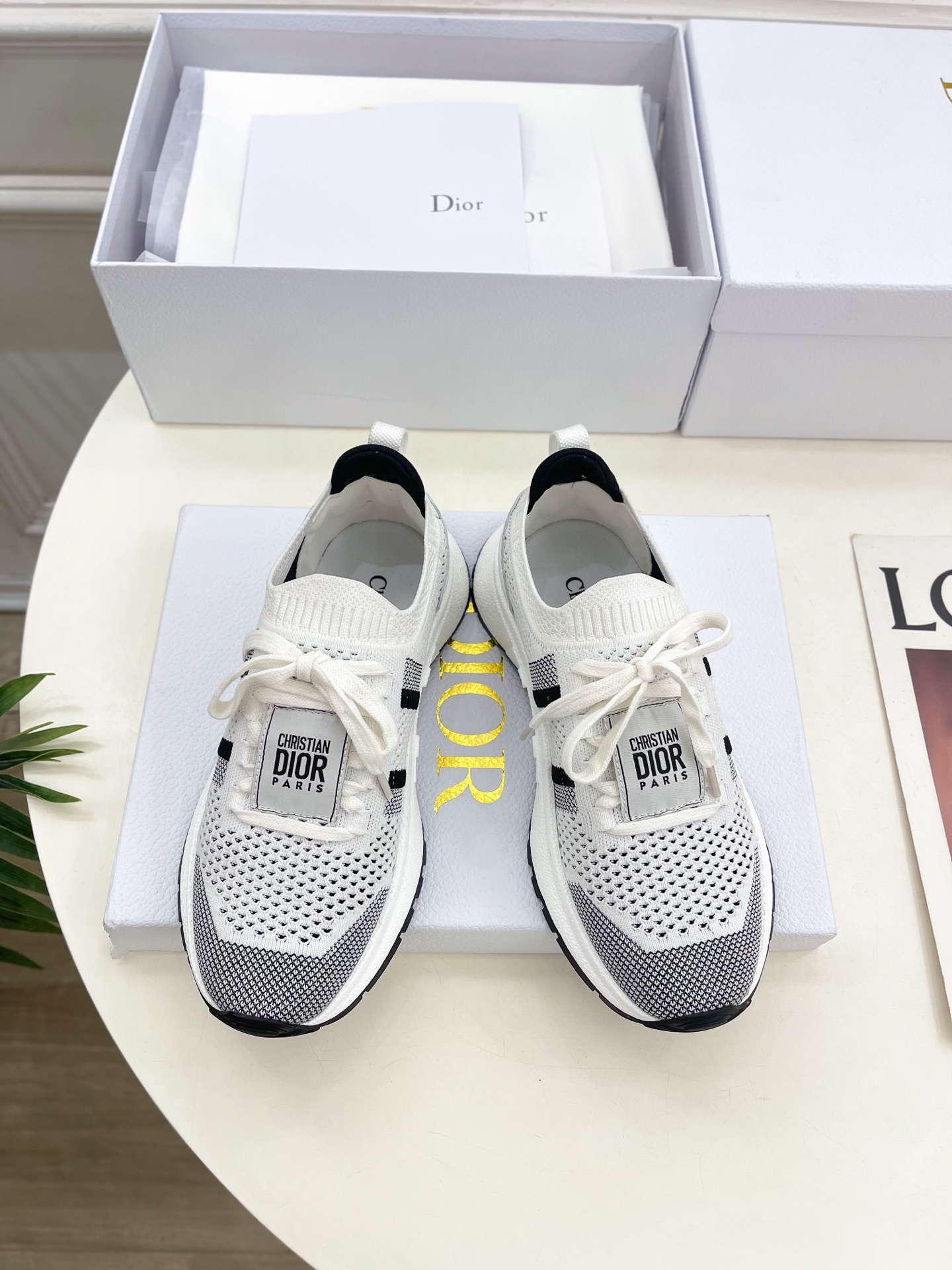 Dior |  迪奥  25𝐬𝐬 

🧡💚2025早春新品 顶级版本⚠️
专柜主打新款Run'n'Dio