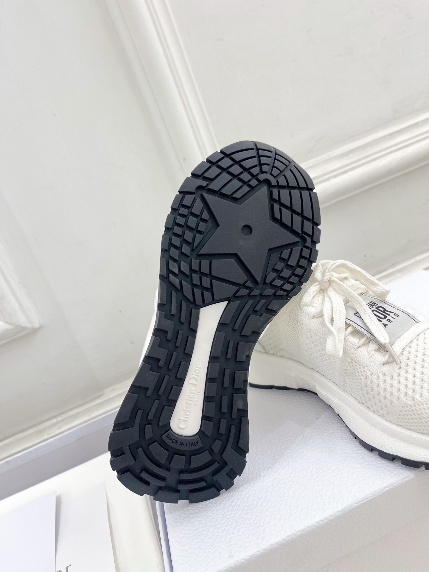 Dior |  迪奥  25𝐬𝐬 

🧡💚2025早春新品 顶级版本⚠️
专柜主打新款Run'n'Dio