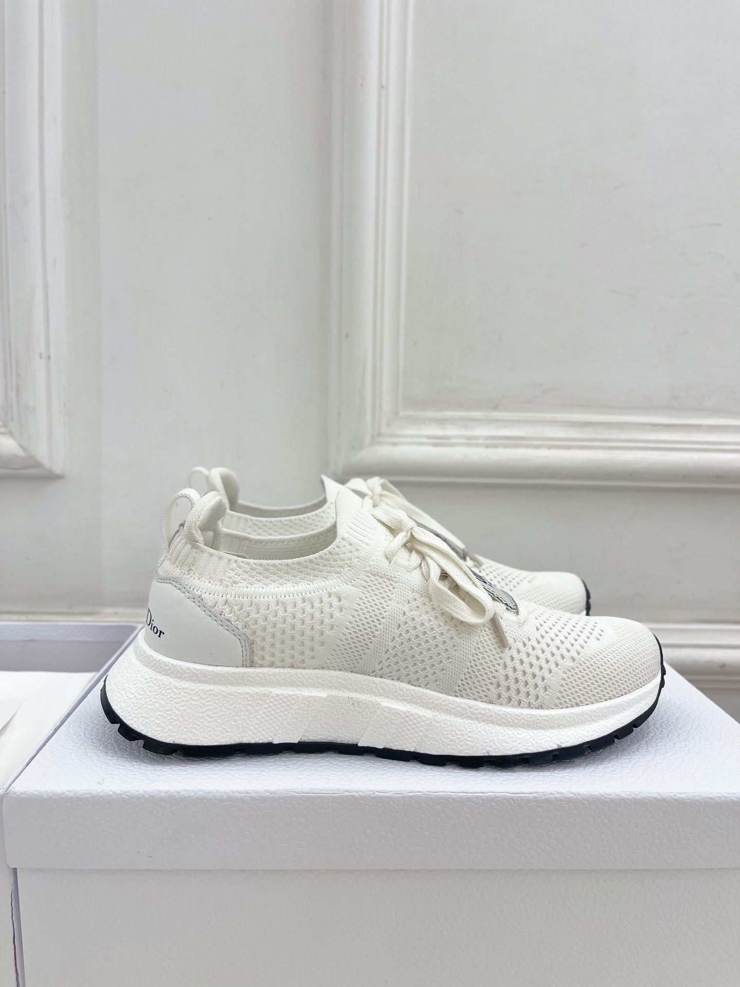 Dior |  迪奥  25𝐬𝐬 

🧡💚2025早春新品 顶级版本⚠️
专柜主打新款Run'n'Dio