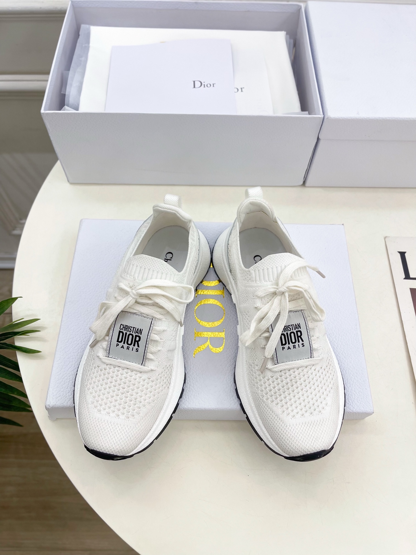 Dior |  迪奥  25𝐬𝐬 

🧡💚2025早春新品 顶级版本⚠️
专柜主打新款Run'n'Dio