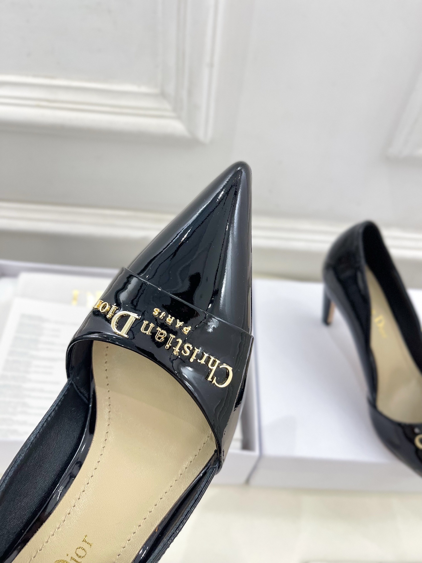 Dior | 迪奥 25𝐬𝐬
🧡💚2025春夏新品 顶级版本⚠️
专柜主打新款My Dior 尖