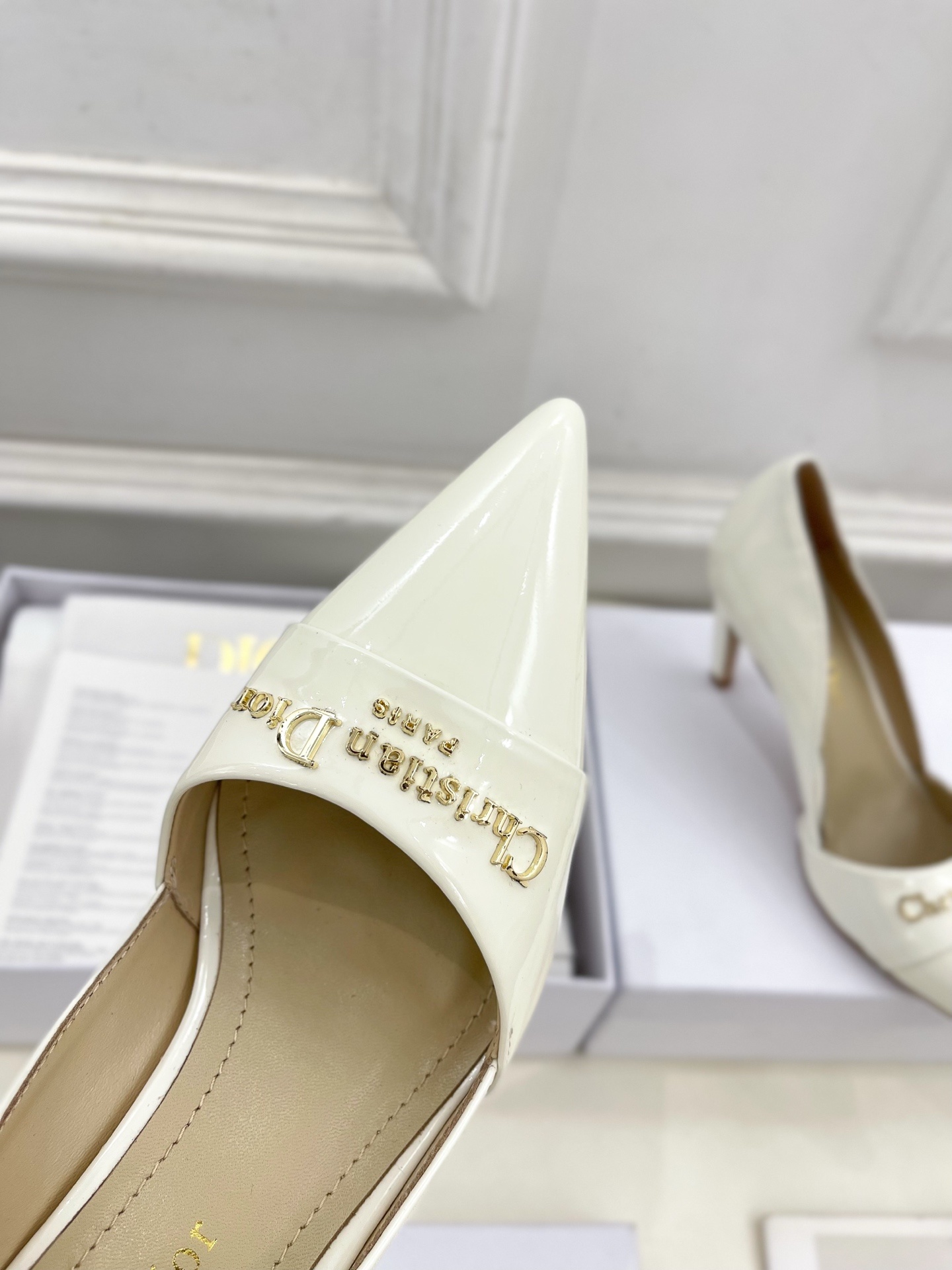 Dior | 迪奥 25𝐬𝐬
🧡💚2025春夏新品 顶级版本⚠️
专柜主打新款My Dior 尖