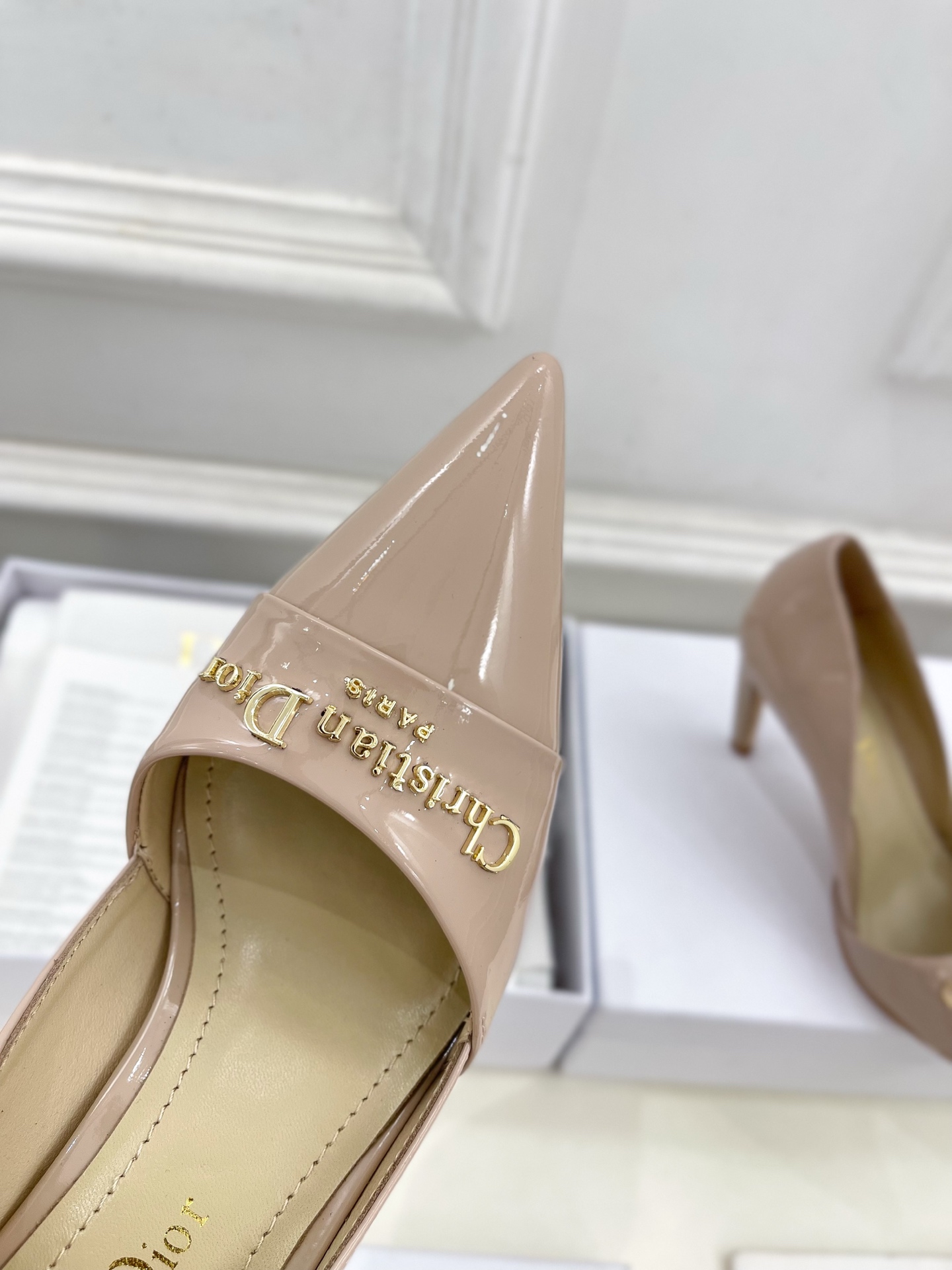 Dior |  迪奥  25𝐬𝐬 

🧡💚2025春夏新品 顶级版本⚠️
专柜主打新款My Dior 尖