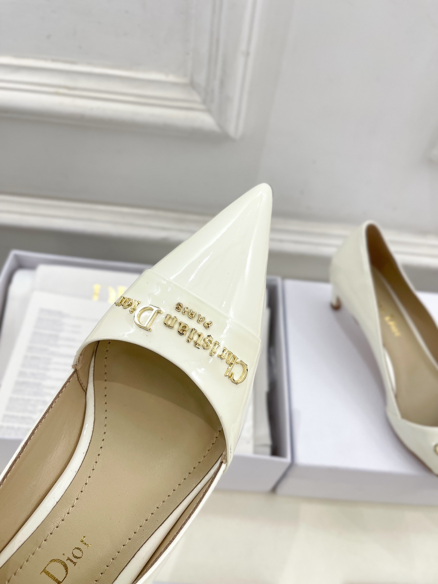 Dior | 迪奥 25𝐬𝐬
🧡💚2025春夏新品 顶级版本⚠️
专柜主打新款My Dior 尖