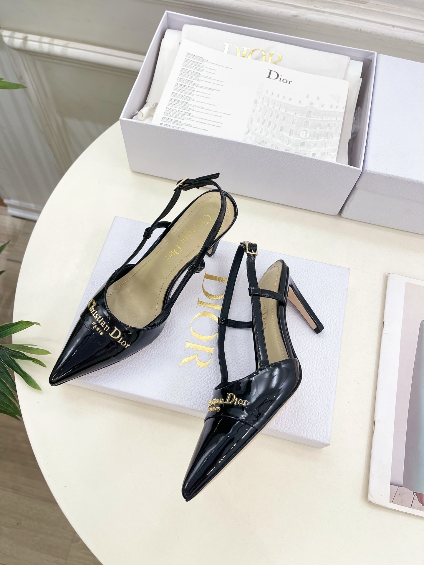 Dior | 迪奥 25𝐬𝐬
🧡💚2025春夏新品 顶级版本⚠️
专柜主打新款My Dior 尖