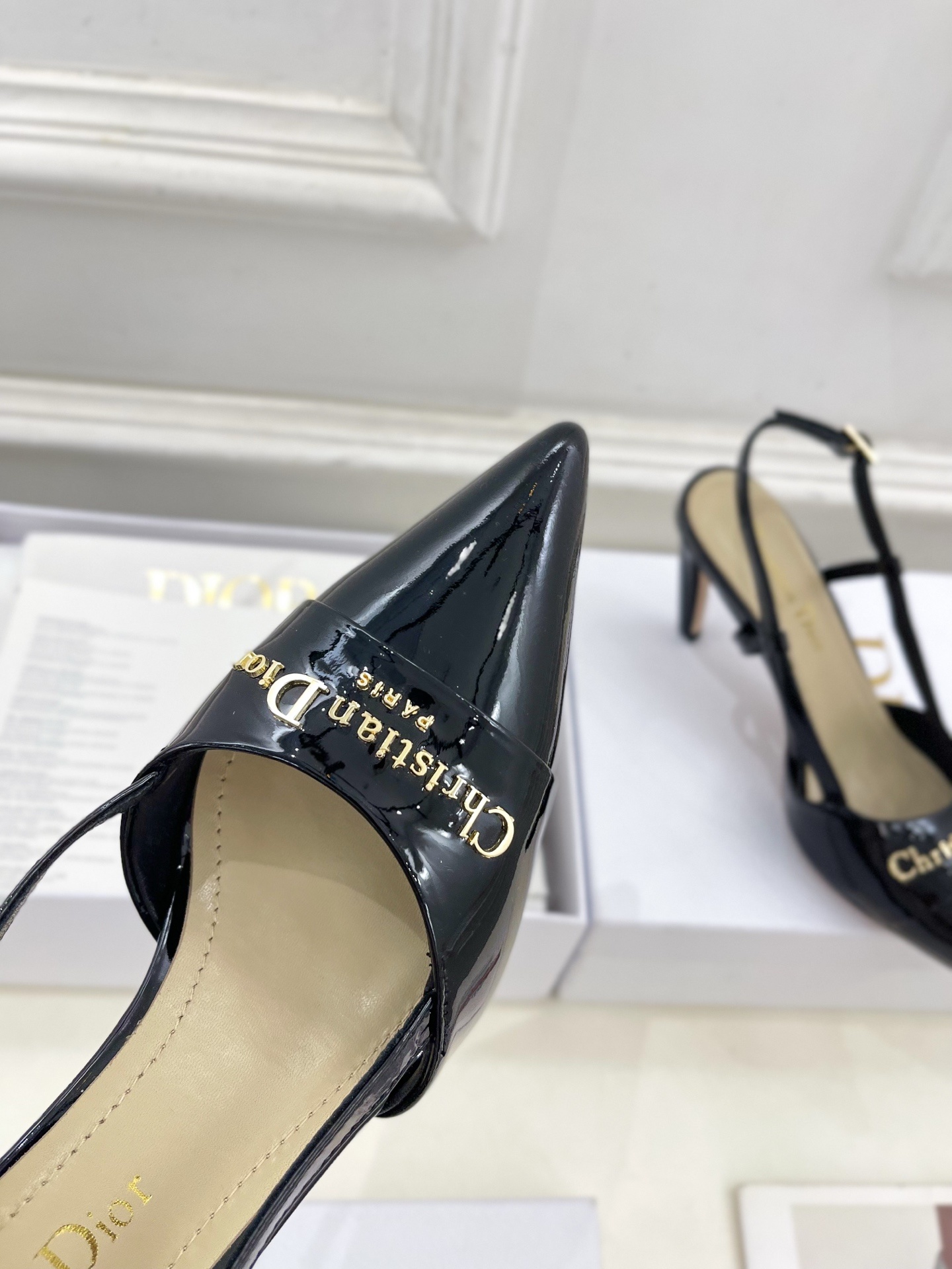 Dior | 迪奥 25𝐬𝐬
🧡💚2025春夏新品 顶级版本⚠️
专柜主打新款My Dior 尖