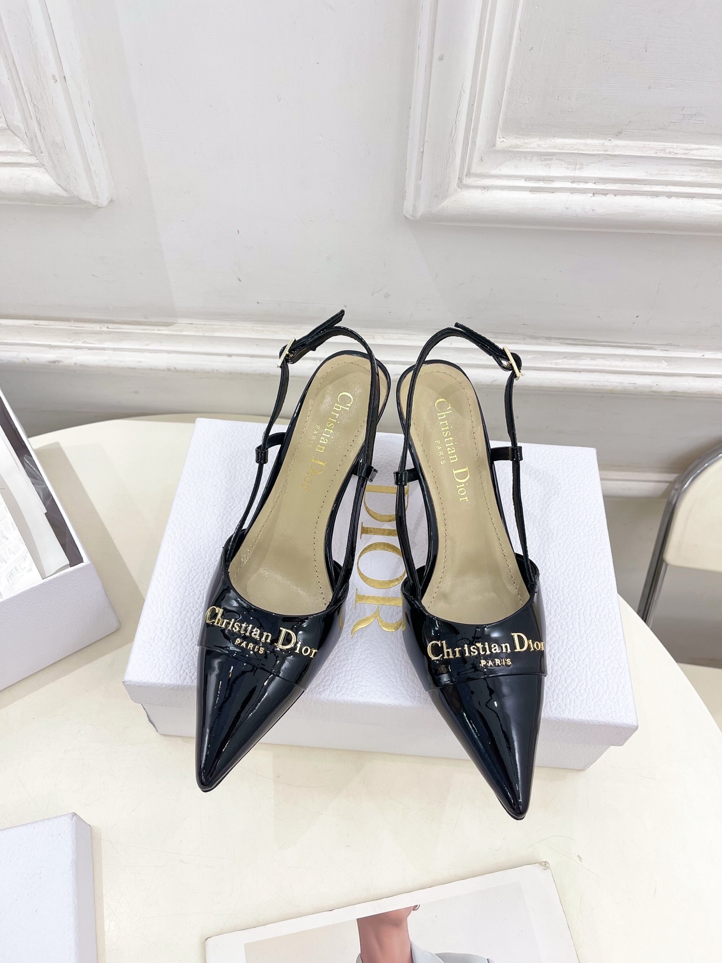 Dior | 迪奥 25𝐬𝐬
🧡💚2025春夏新品 顶级版本⚠️
专柜主打新款My Dior 尖
