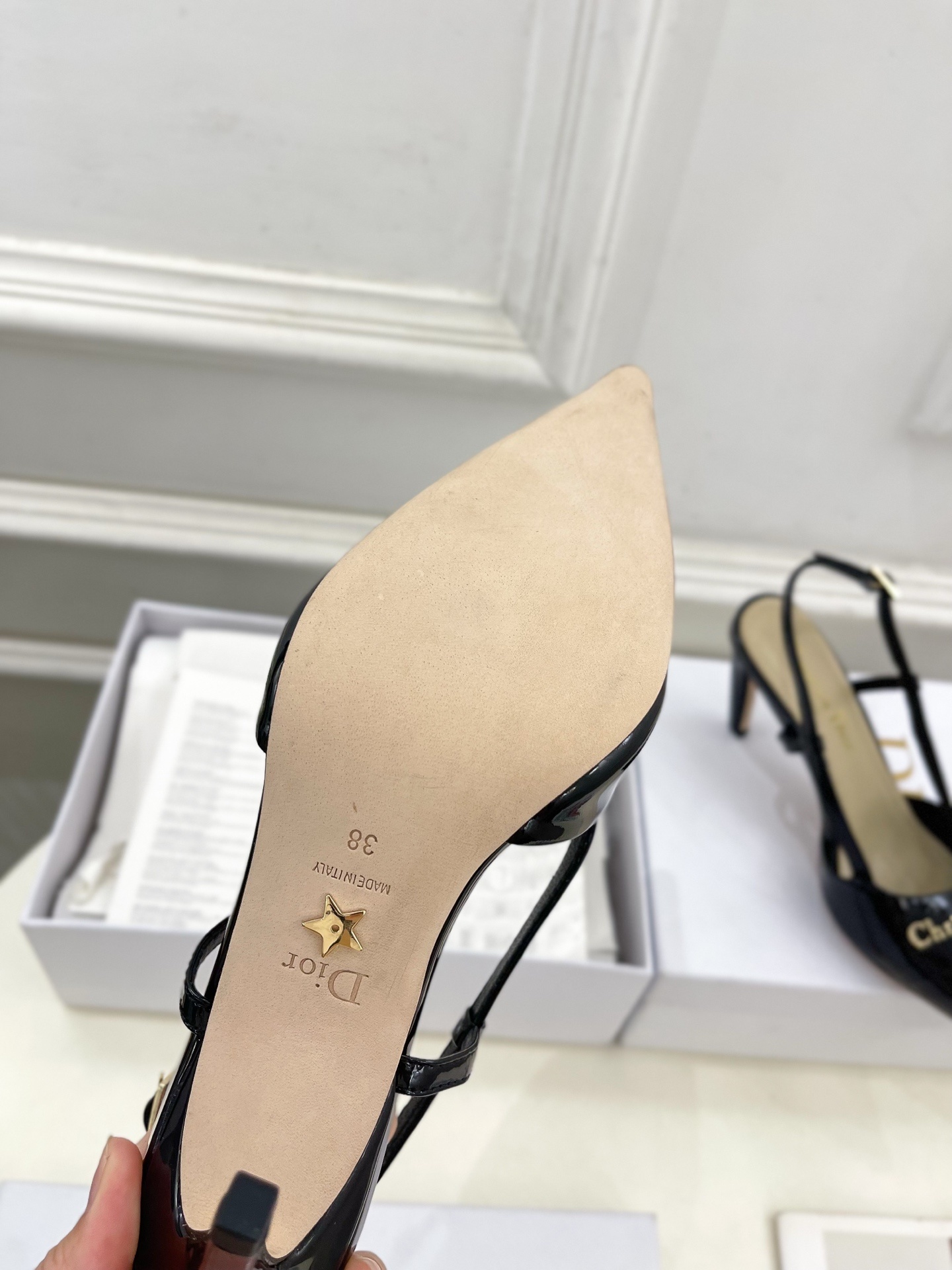 Dior | 迪奥 25𝐬𝐬
🧡💚2025春夏新品 顶级版本⚠️
专柜主打新款My Dior 尖