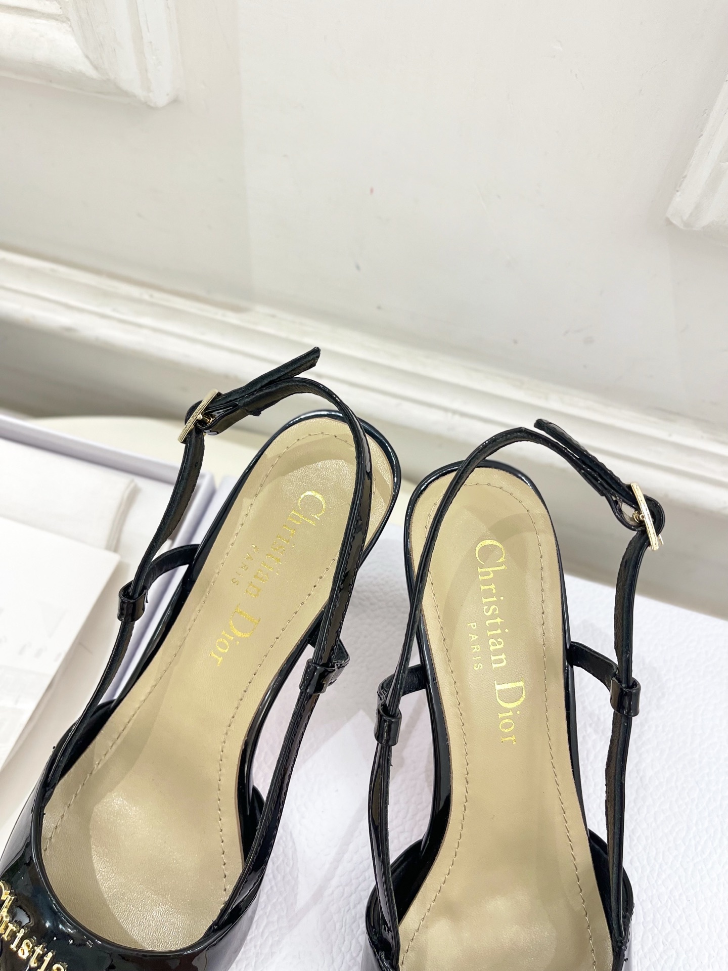 Dior | 迪奥 25𝐬𝐬
🧡💚2025春夏新品 顶级版本⚠️
专柜主打新款My Dior 尖