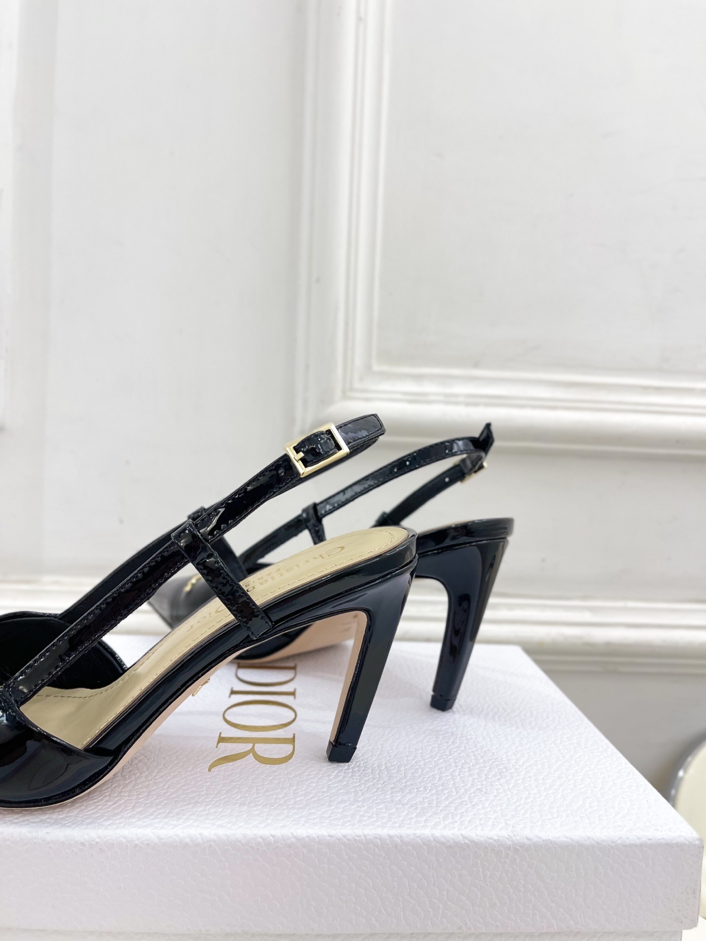 Dior | 迪奥 25𝐬𝐬
🧡💚2025春夏新品 顶级版本⚠️
专柜主打新款My Dior 尖