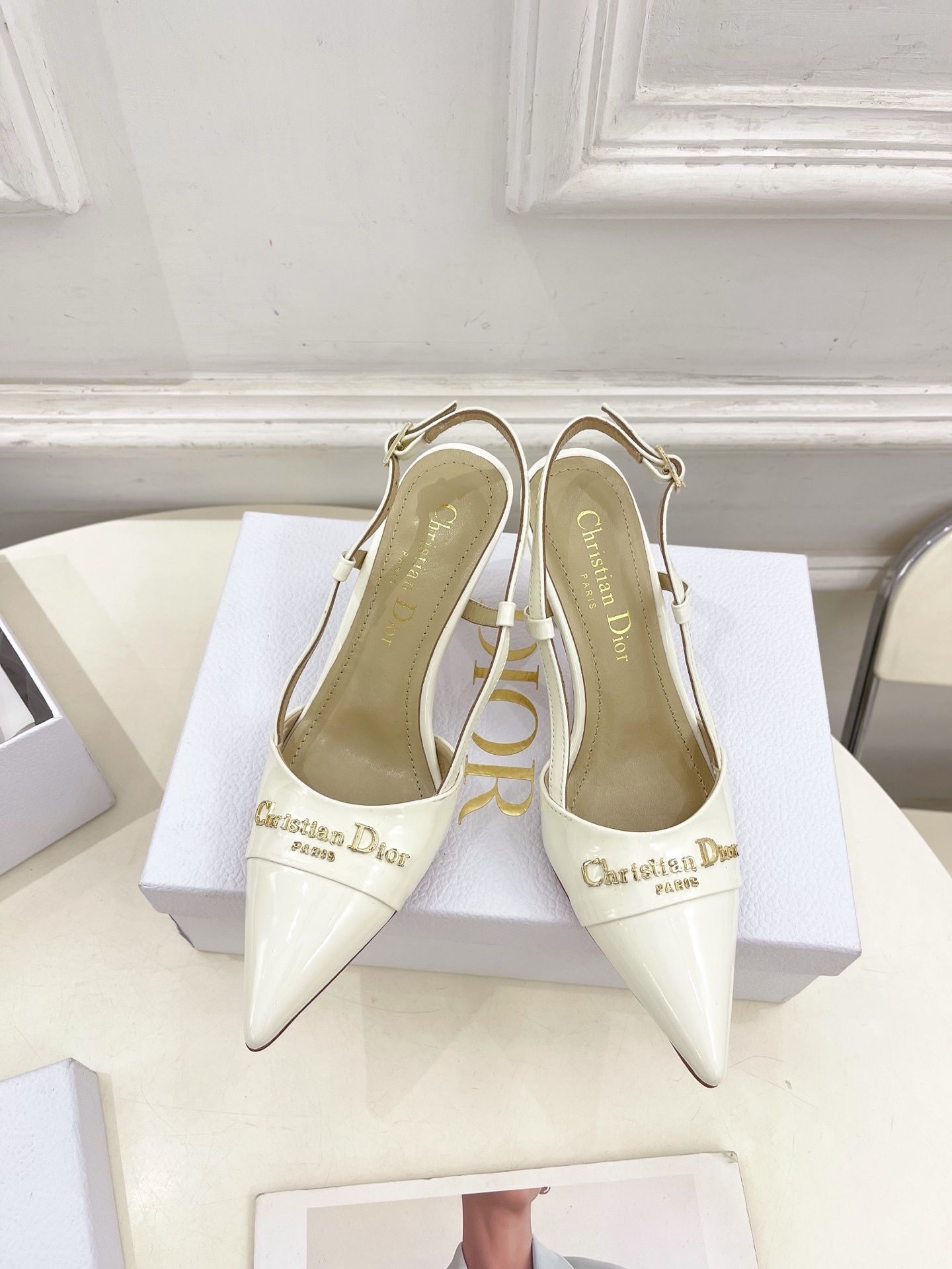 Dior | 迪奥 25𝐬𝐬
🧡💚2025春夏新品 顶级版本⚠️
专柜主打新款My Dior 尖
