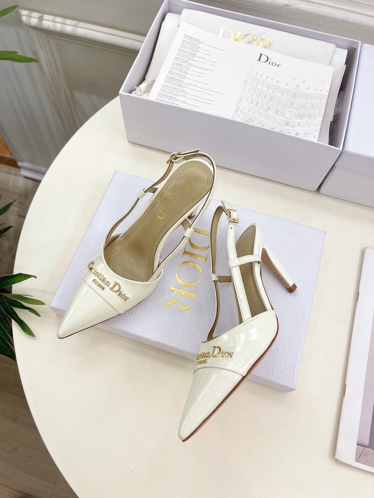 Dior | 迪奥 25𝐬𝐬
🧡💚2025春夏新品 顶级版本⚠️
专柜主打新款My Dior 尖