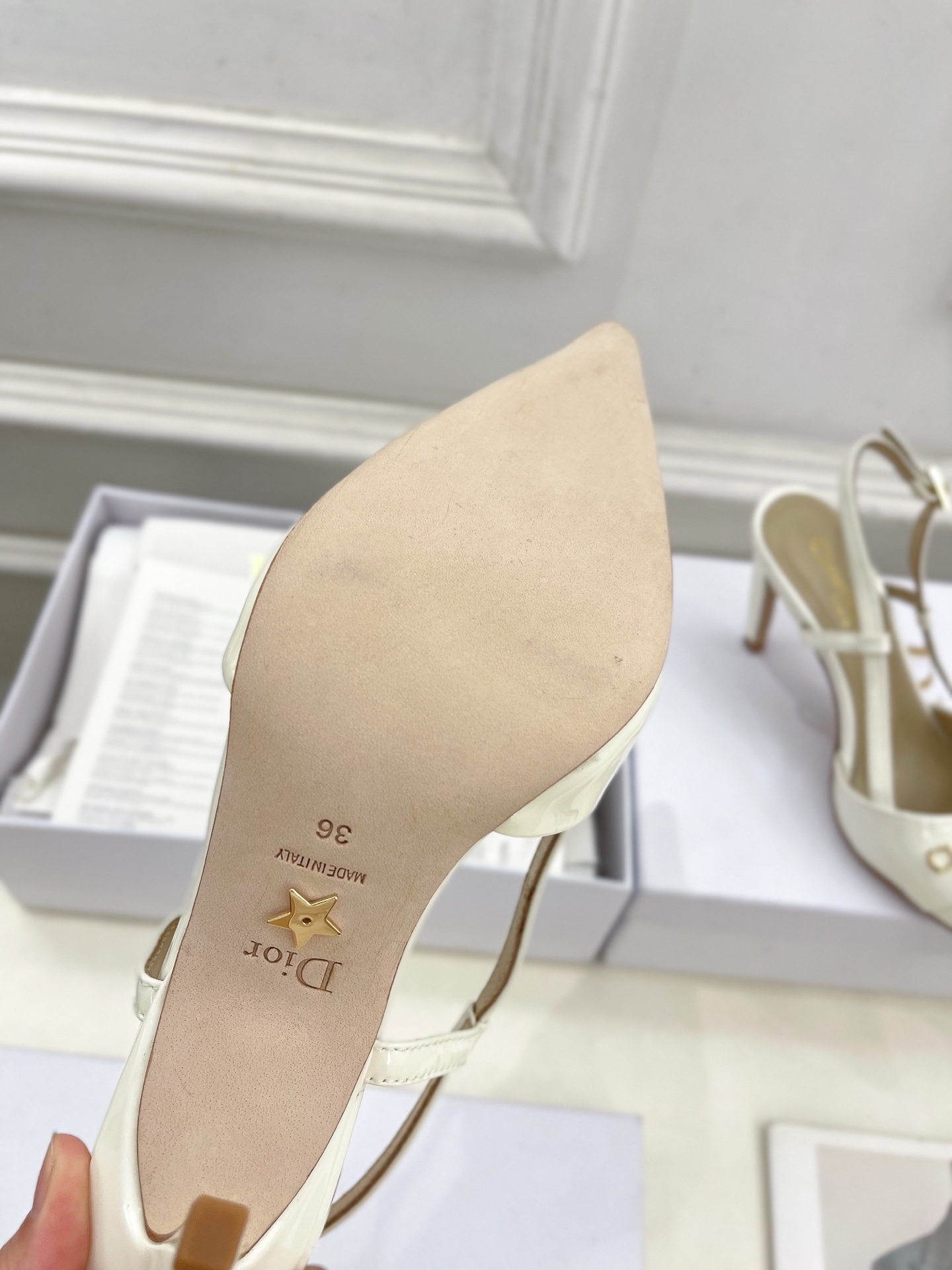 Dior | 迪奥 25𝐬𝐬
🧡💚2025春夏新品 顶级版本⚠️
专柜主打新款My Dior 尖