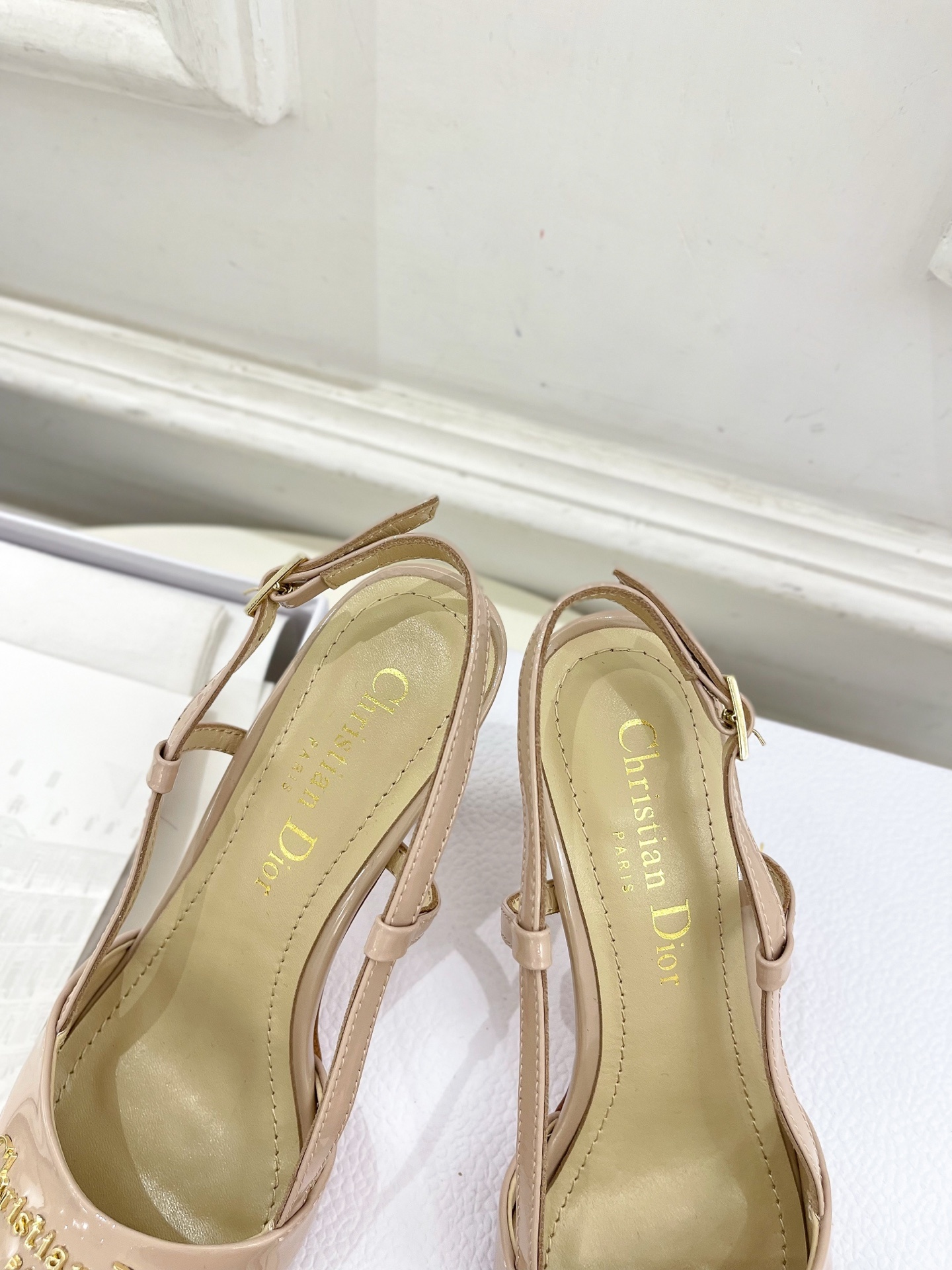 Dior | 迪奥 25𝐬𝐬
🧡💚2025春夏新品 顶级版本⚠️
专柜主打新款My Dior 尖