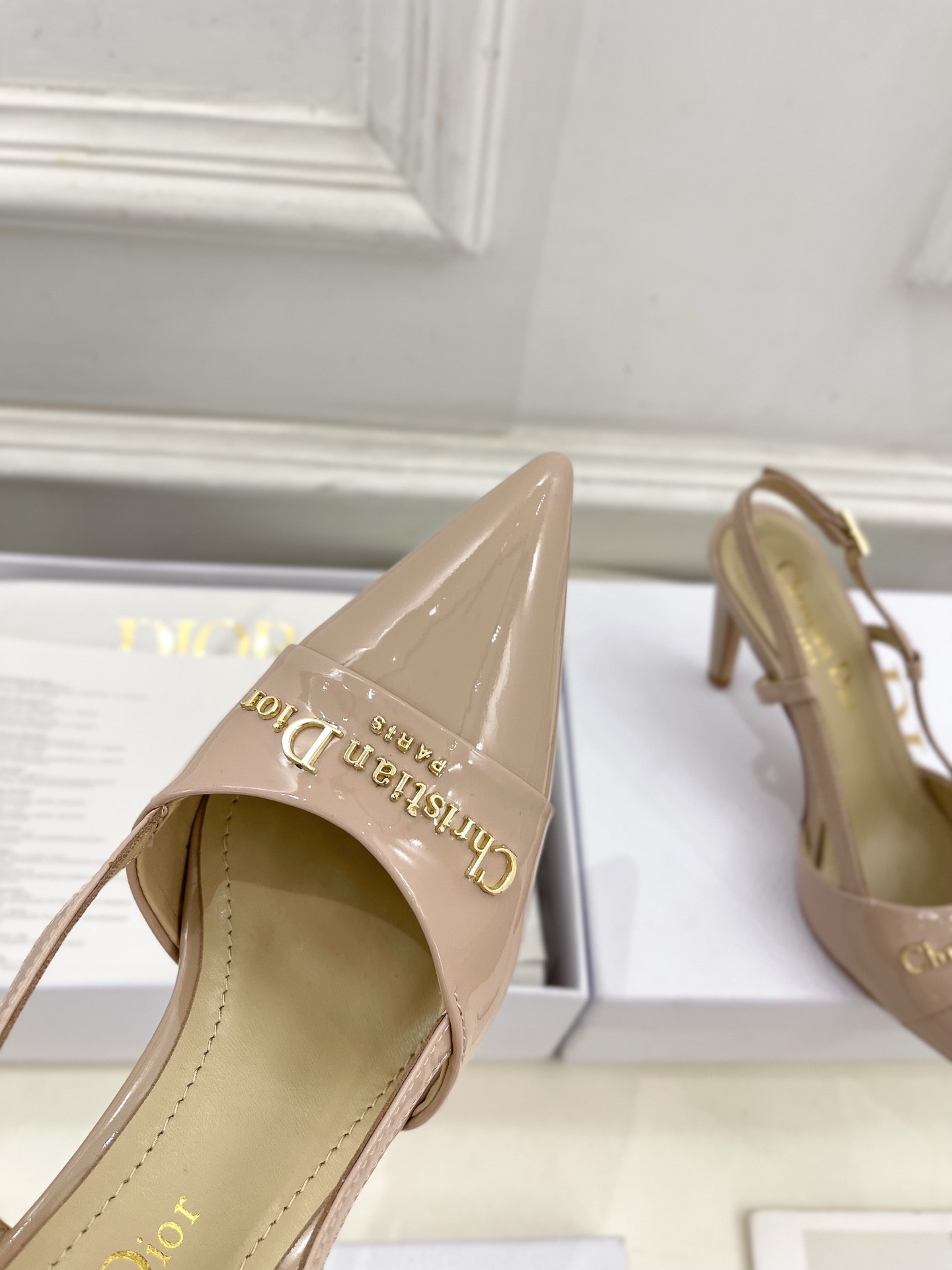 Dior | 迪奥 25𝐬𝐬
🧡💚2025春夏新品 顶级版本⚠️
专柜主打新款My Dior 尖