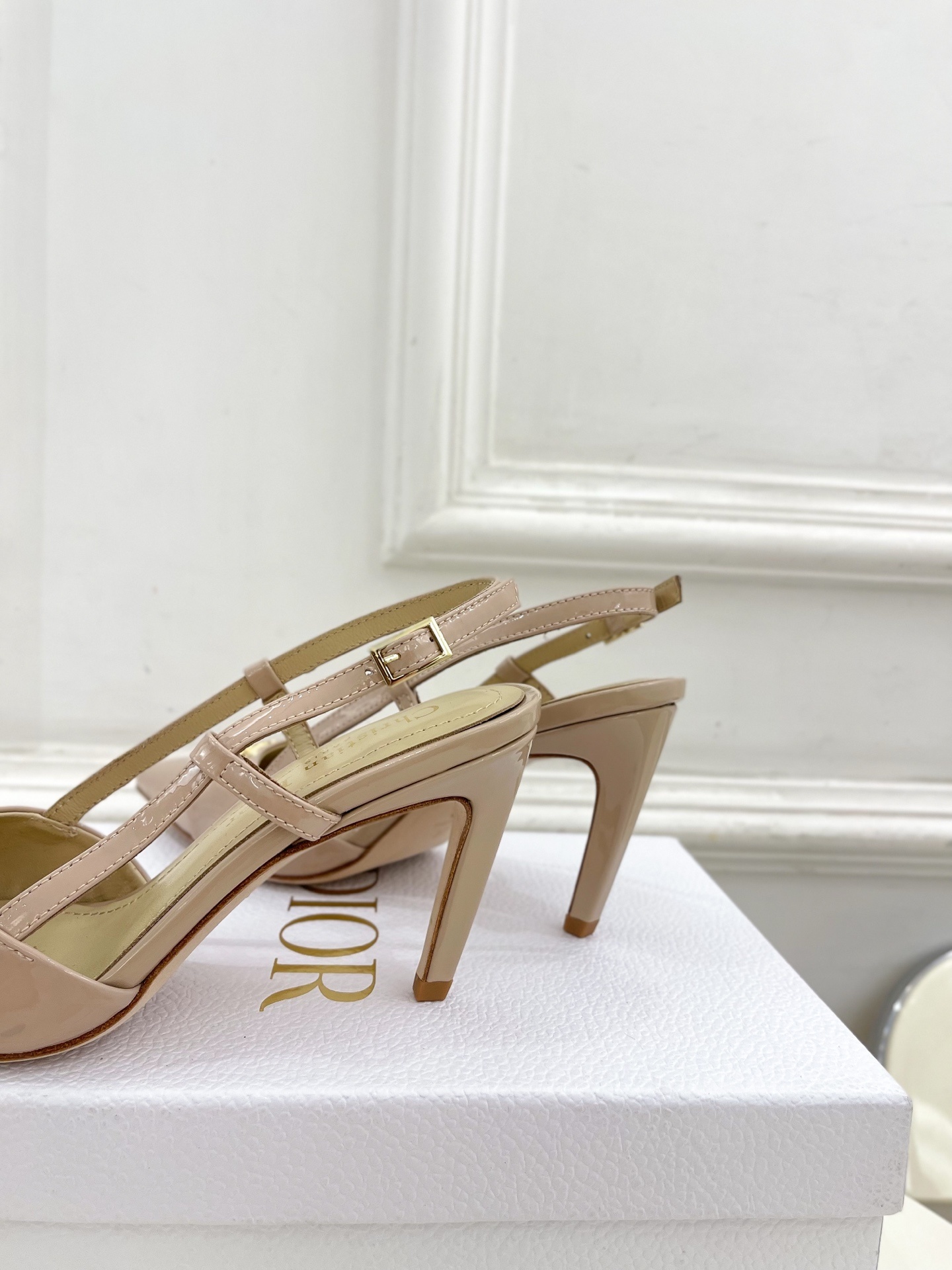 Dior | 迪奥 25𝐬𝐬
🧡💚2025春夏新品 顶级版本⚠️
专柜主打新款My Dior 尖