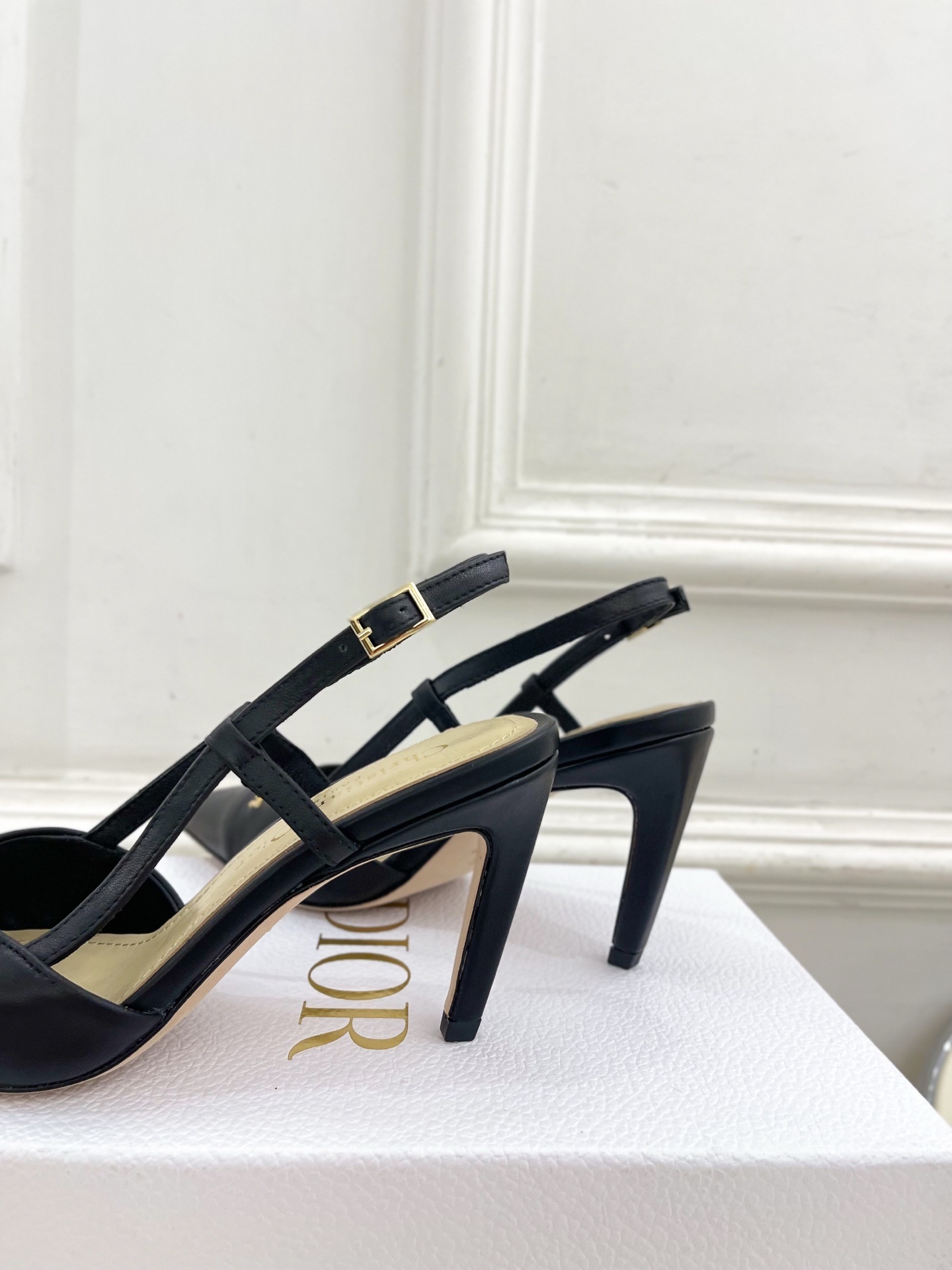 Dior | 迪奥 25𝐬𝐬
🧡💚2025春夏新品 顶级版本⚠️
专柜主打新款My Dior 尖