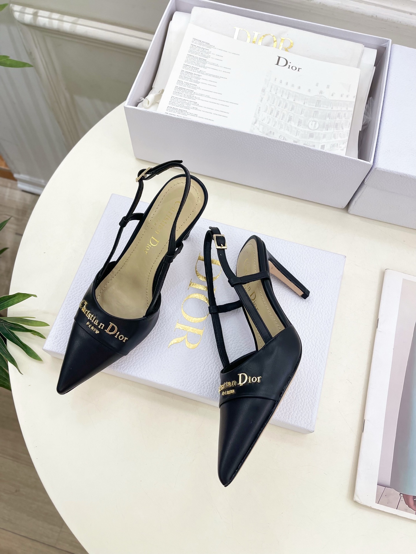 Dior | 迪奥 25𝐬𝐬
🧡💚2025春夏新品 顶级版本⚠️
专柜主打新款My Dior 尖