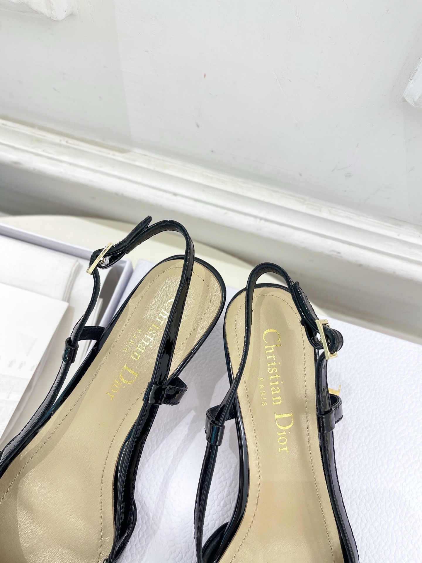 Dior | 迪奥 25𝐬𝐬
🧡💚2025春夏新品 顶级版本⚠️
专柜主打新款My Dior 尖