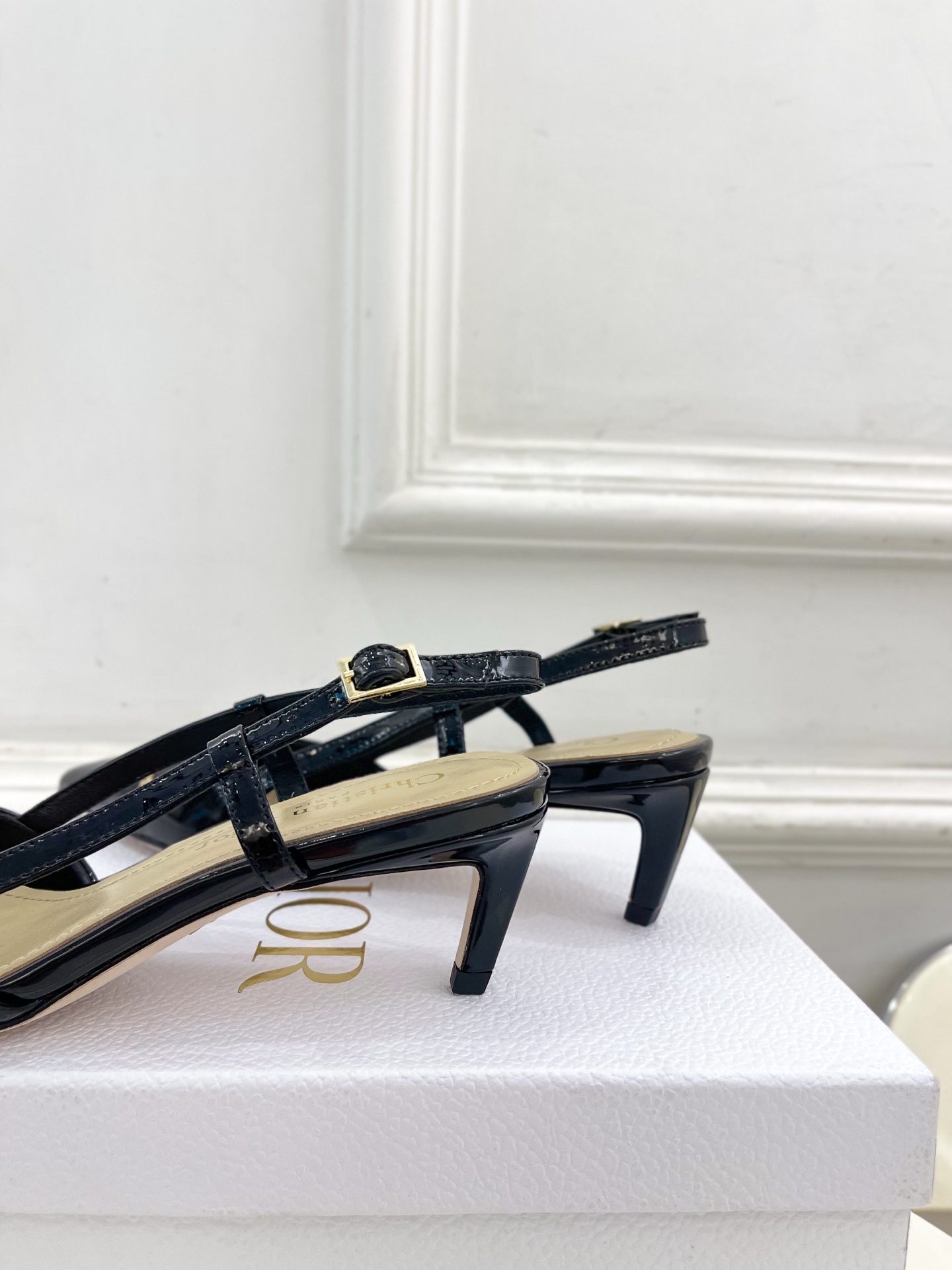 Dior | 迪奥 25𝐬𝐬
🧡💚2025春夏新品 顶级版本⚠️
专柜主打新款My Dior 尖